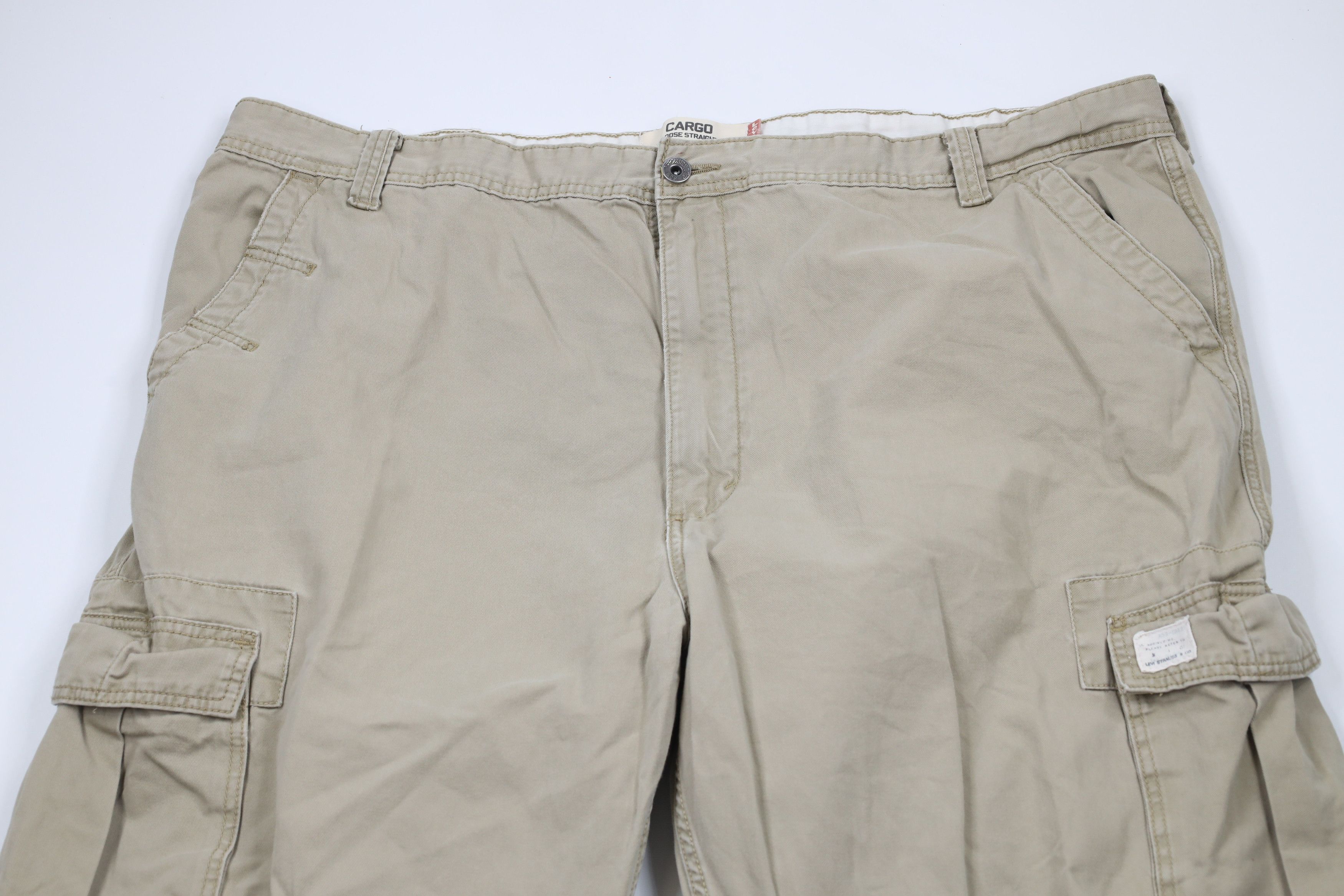 Levi's × Vintage Vintage Y2K Levis Loose Straight Wide Leg Cargo Pants Beige Size US 44 / EU 60 - 2 Thumbnail