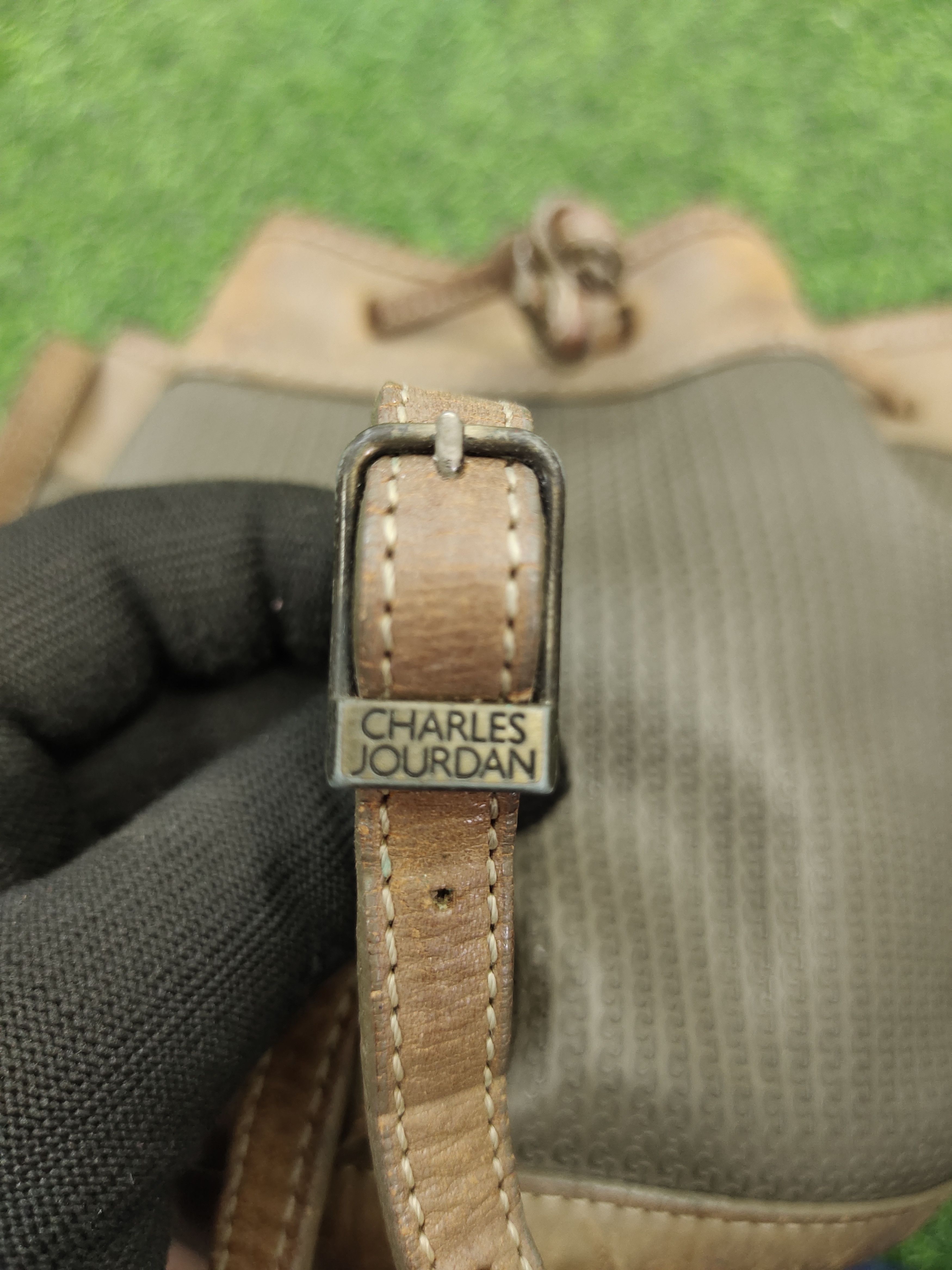 Charles Jourdan Vintage Charles Jourdan Patina Leather Bucket Mini Bag Size ONE SIZE - 11 Thumbnail