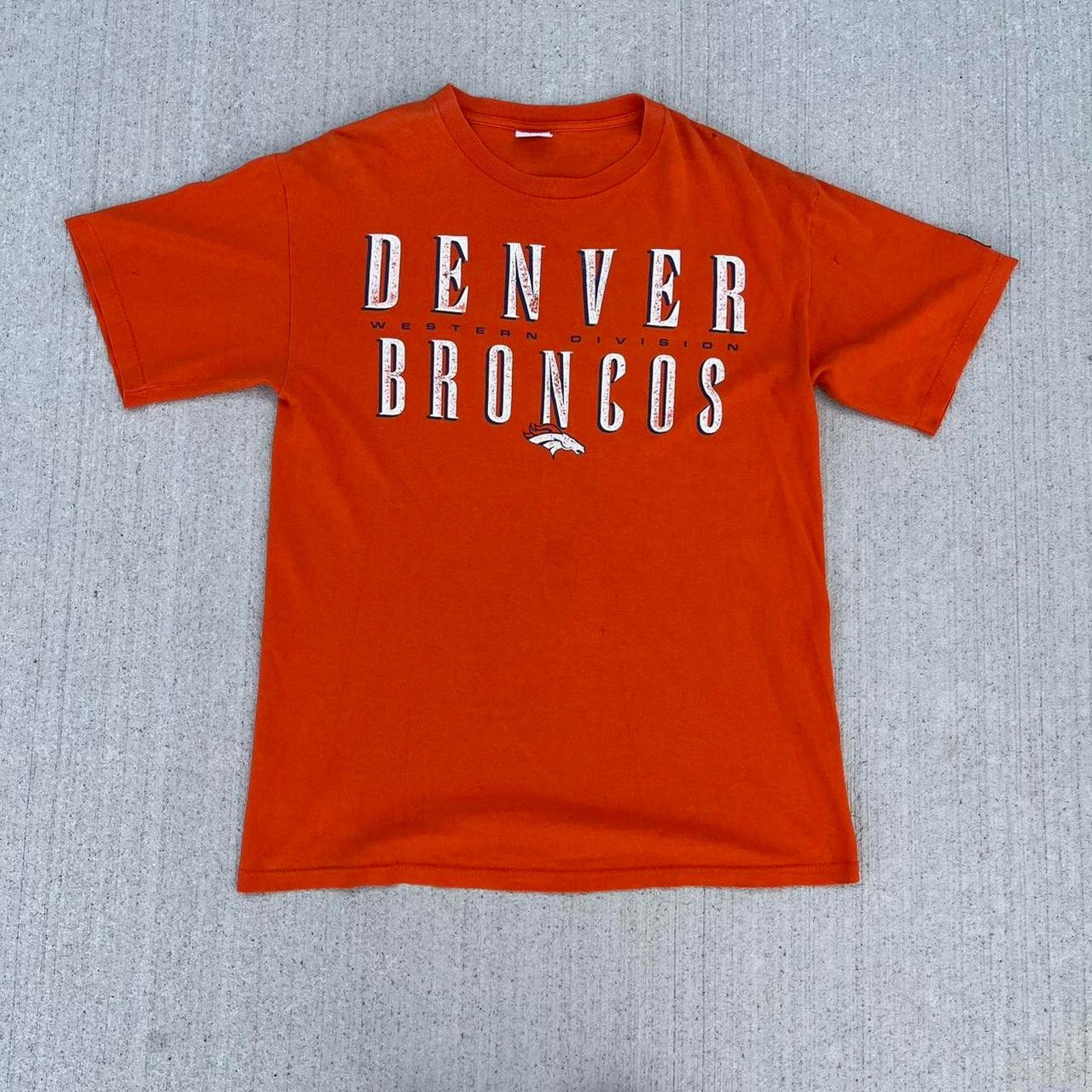 NFL Vintage nfl broncos tshirt Size US M / EU 48-50 / 2 - 2 Thumbnail