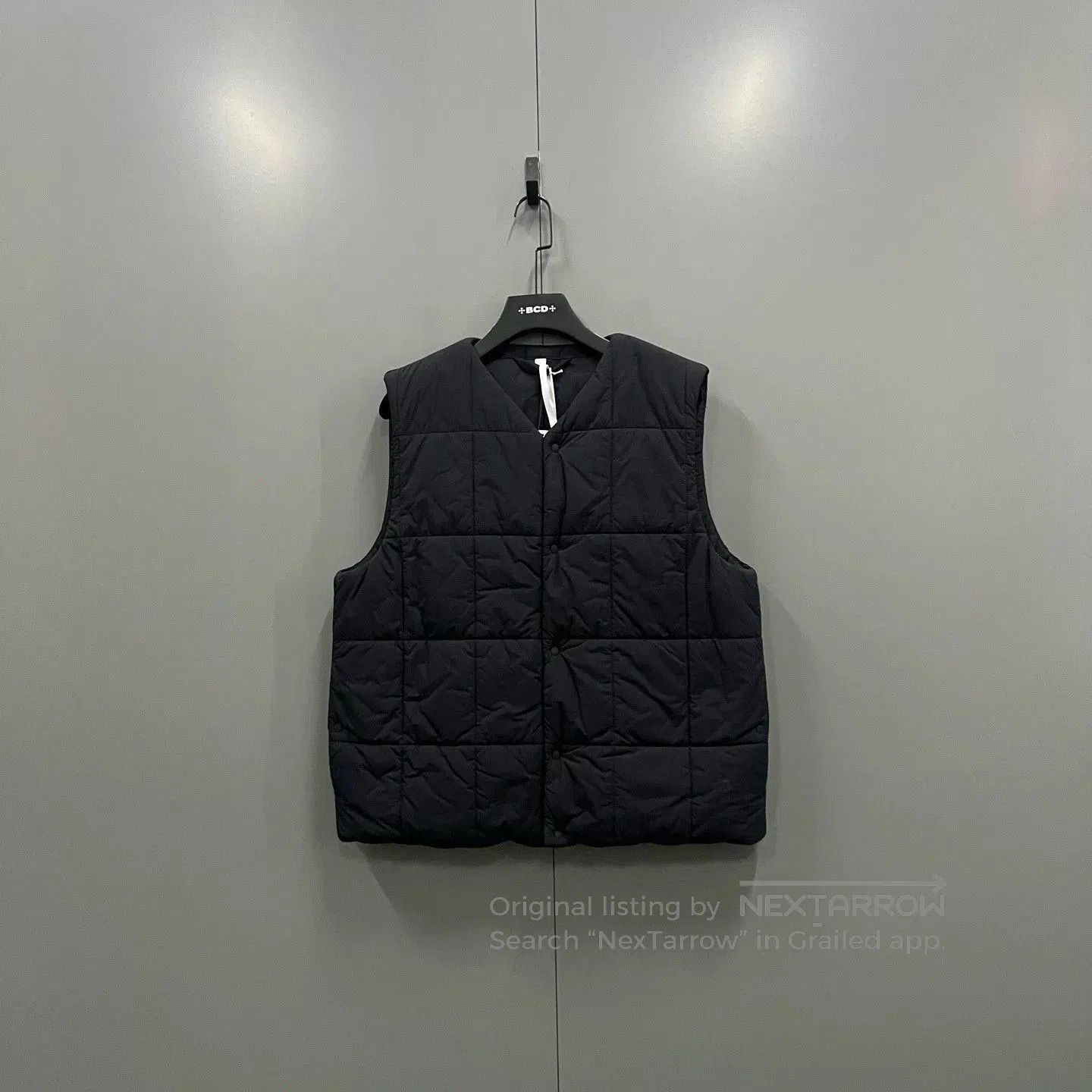 Burberry black quilted casual vest by Burberry. Size US S / EU 44-46 / 1 - 1 Thumbnail