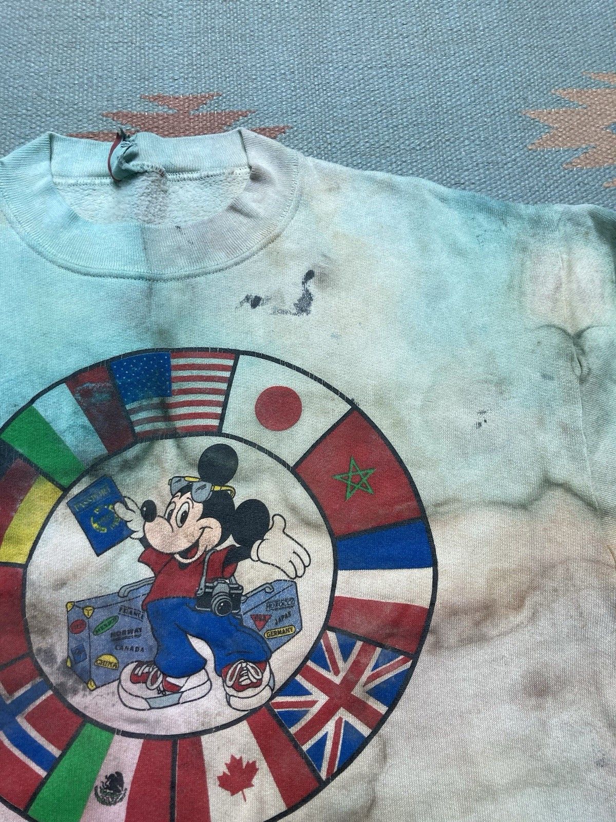 Vintage 80s crewneck sweatshirt Mickey Mouse Epcot center Disney M Size US M / EU 48-50 / 2 - 6 Thumbnail