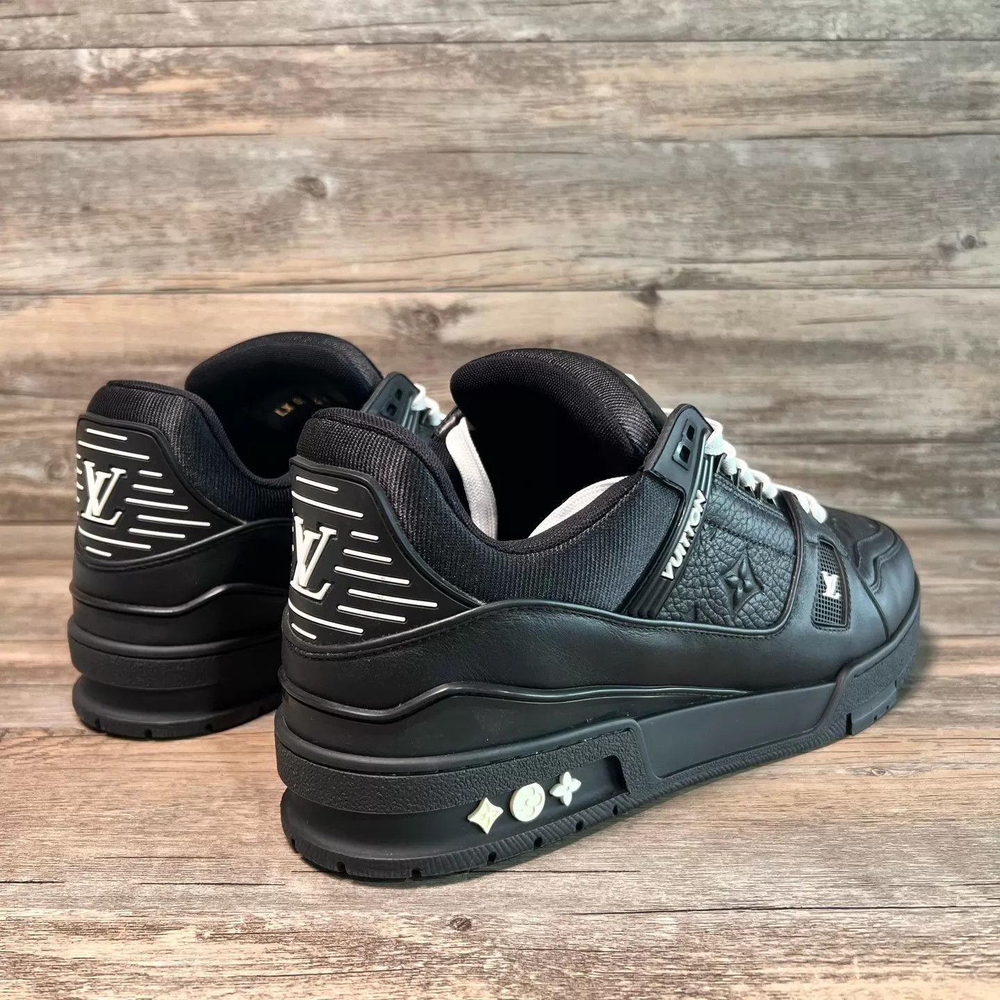 Louis Vuitton LV Trainer Black/White Embossed UK9.5/43.5 Size US 10.5 / EU 43-44 - 3 Thumbnail