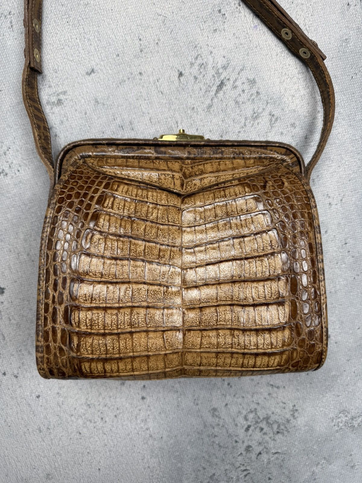 Vintage Vintage Genuine Crocodile Leather IVR Handbag Rare Archive Size ONE SIZE - 3 Thumbnail