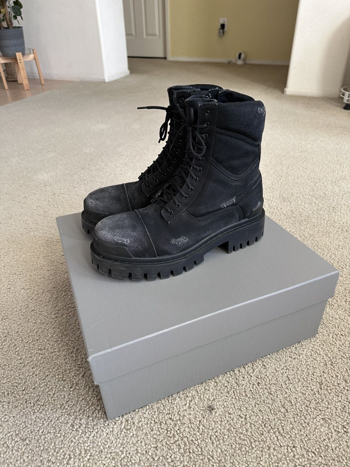 Balenciaga Balenciaga BullDozer Chelsea boot size 41 | Grailed