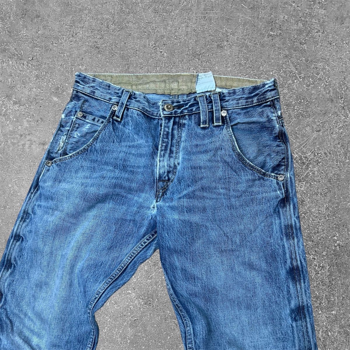 Levi's × Vintage Y2K Levi’s Button Back Pockets Grunge Slim Straight Jeans 31 Size US 31 - 7 Thumbnail