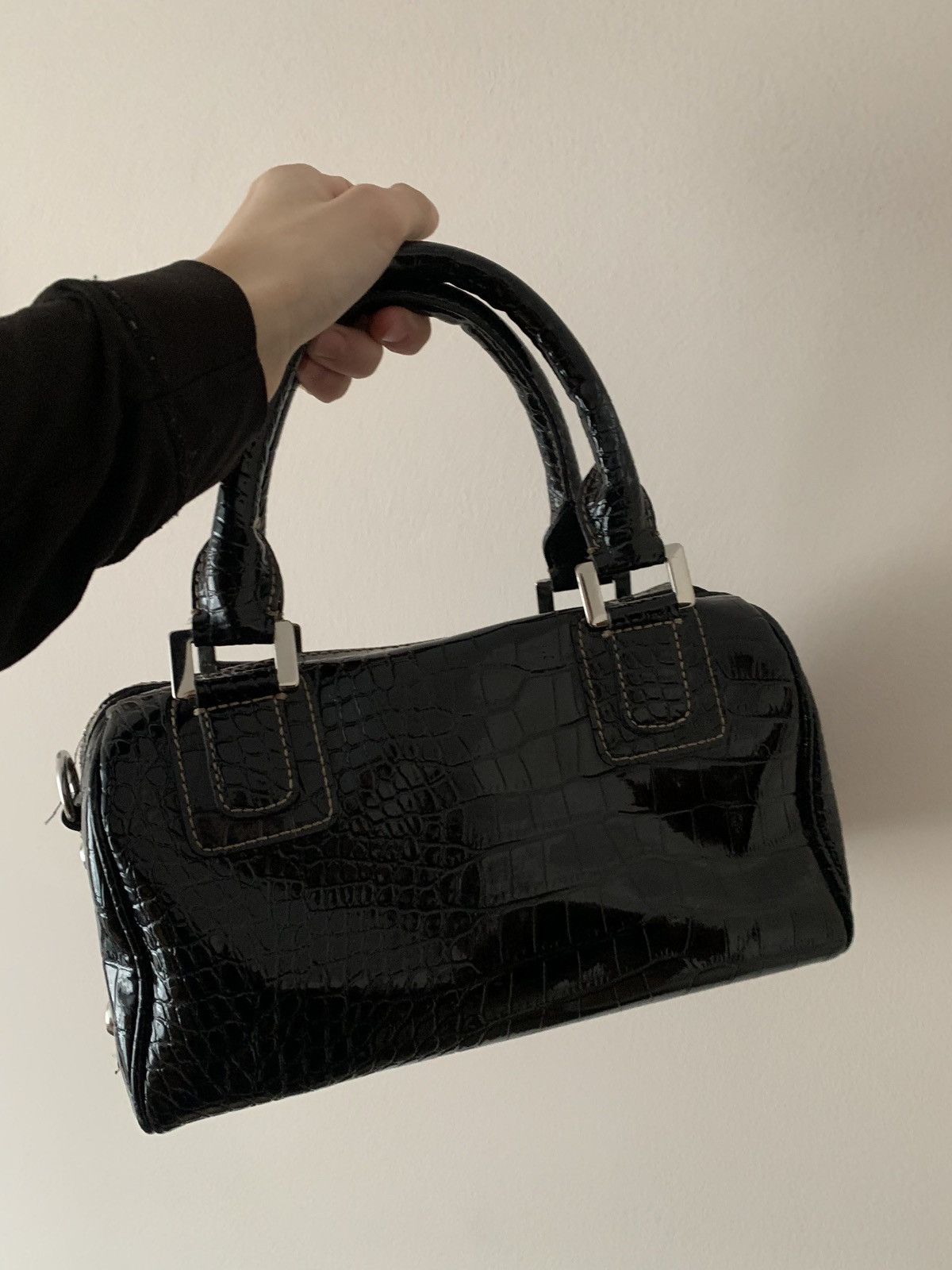Guess 🔥HYPE VINTAGE GUESS Y2K ULTIMATE GLOSS HANDBAG Size ONE SIZE - 5 Thumbnail