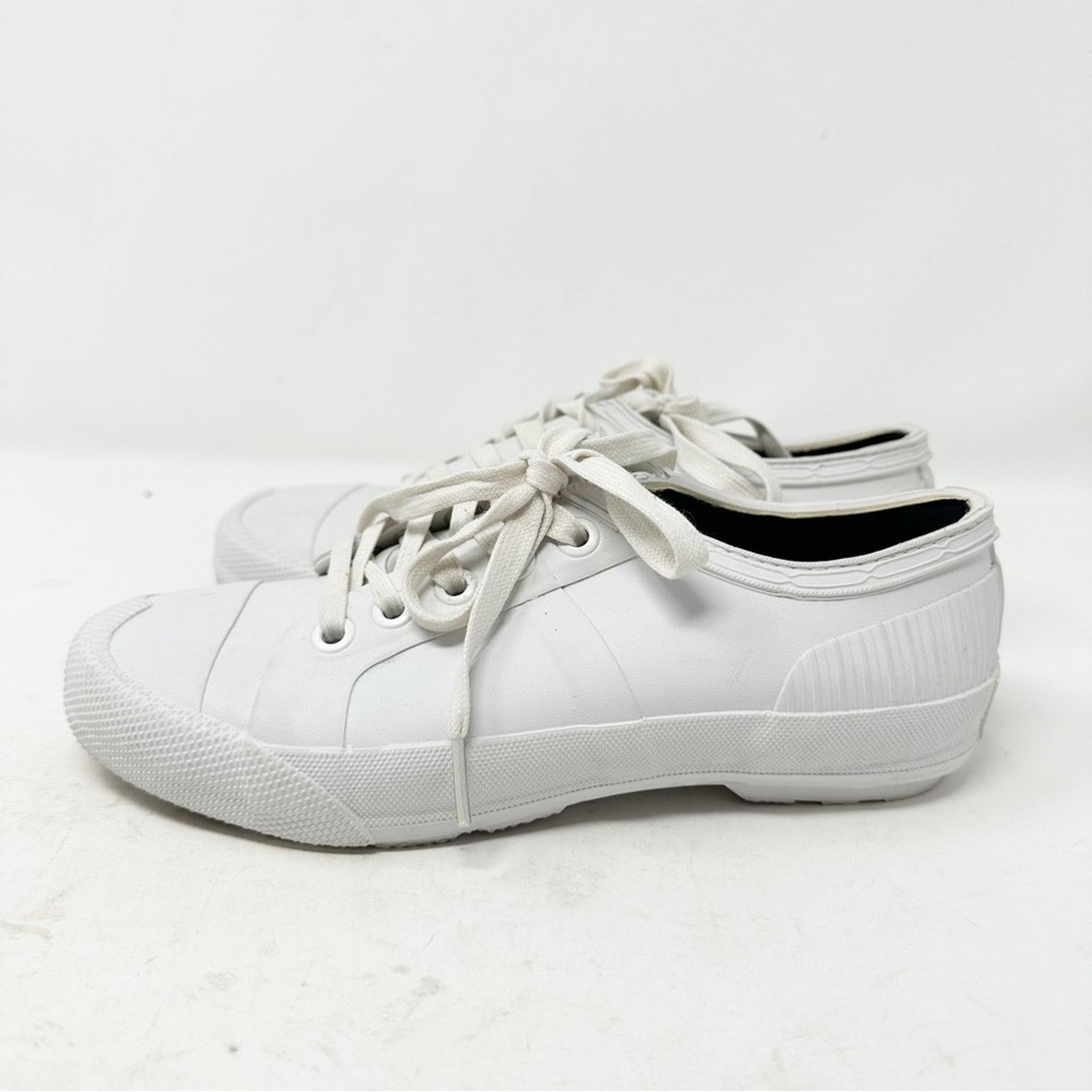 Hunter HUNTER Low Top Classic White Rubber Sneakers in Size 5 Size US 5 / IT 35 - 3 Thumbnail