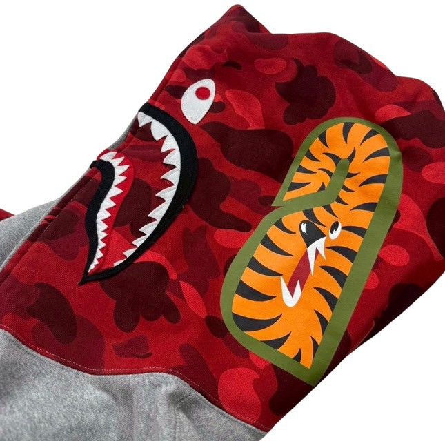 Bape BAPE Shark Full Zip Hoodie gray/red camo Size US XXL / EU 58 / 5 - 3 Thumbnail