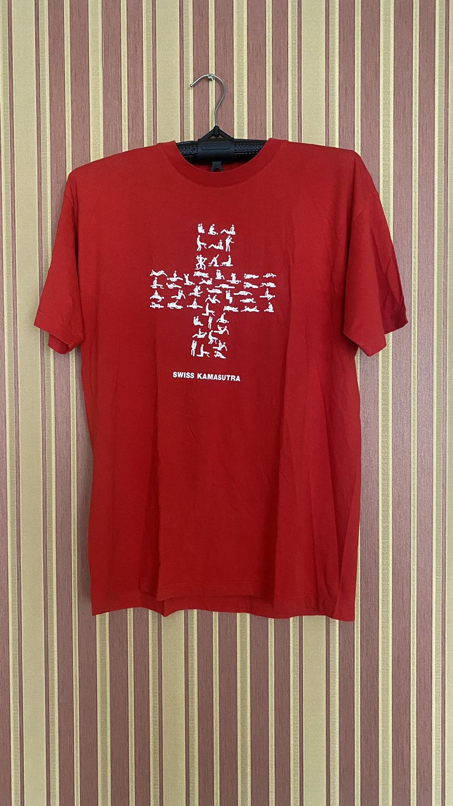 Vintage Vintage Y2K Humor Swiss Kamasutra T-Shirt Sex Tee Size US L / EU 52-54 / 3 - 1 Thumbnail