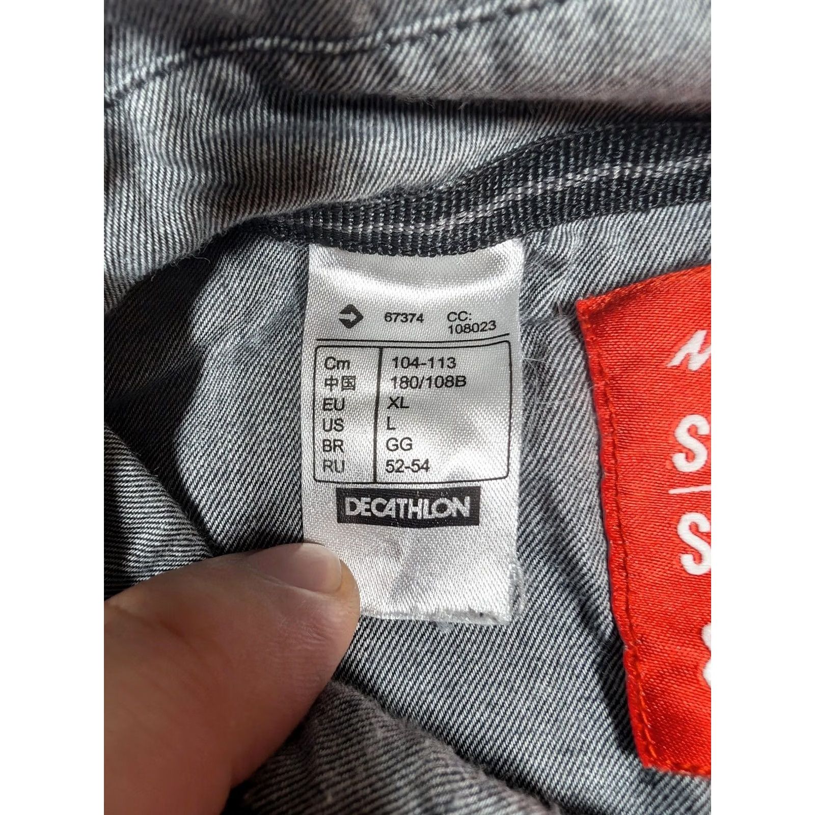 Vintage Quechua Shirt Mens L Gray Button-Down Long Sleeve Chambray Easy Care Hiking Regular Size Size US L / EU 52-54 / 3 - 6 Thumbnail