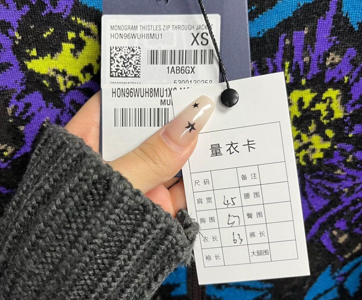 Louis Vuitton Louis Vuitton's latest black zipper long sleeved jacket Size US XS / EU 42 / 0 - 5 Thumbnail
