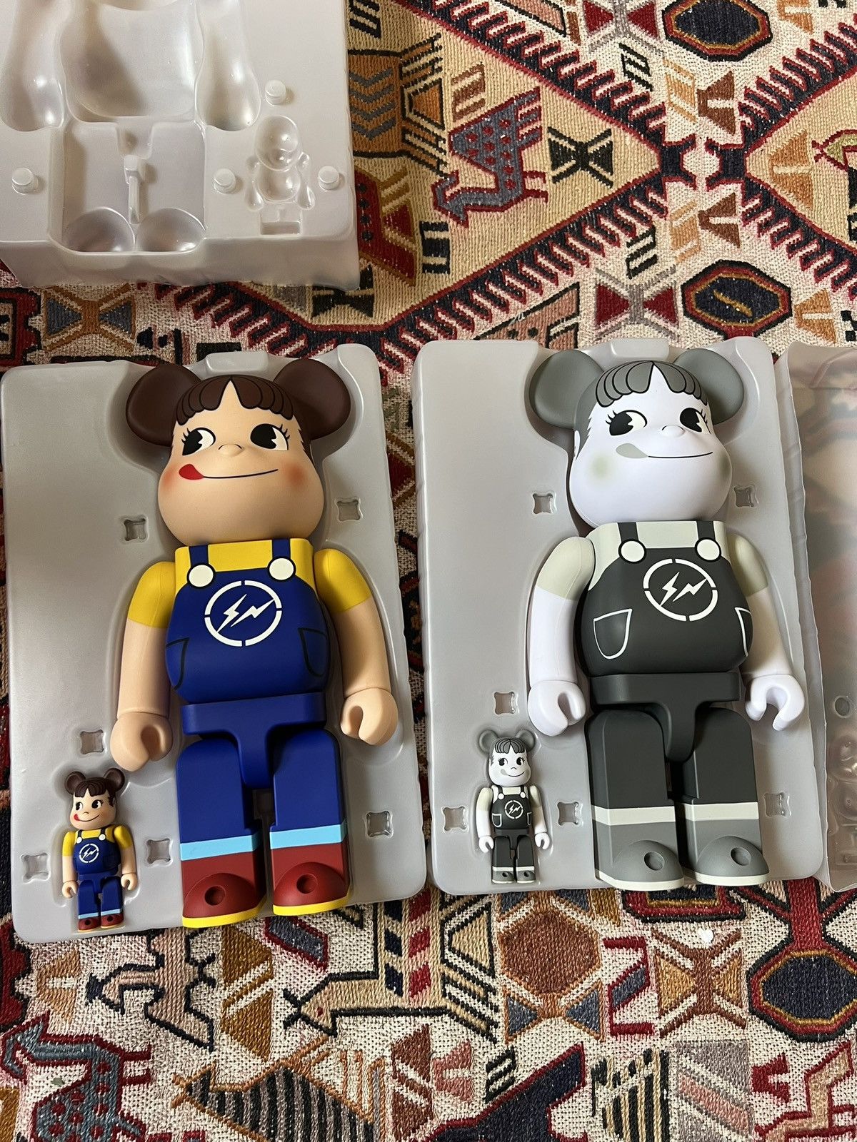 Medicom Bearbrick Milky The Coveni Peko Fragment 400% + 100%