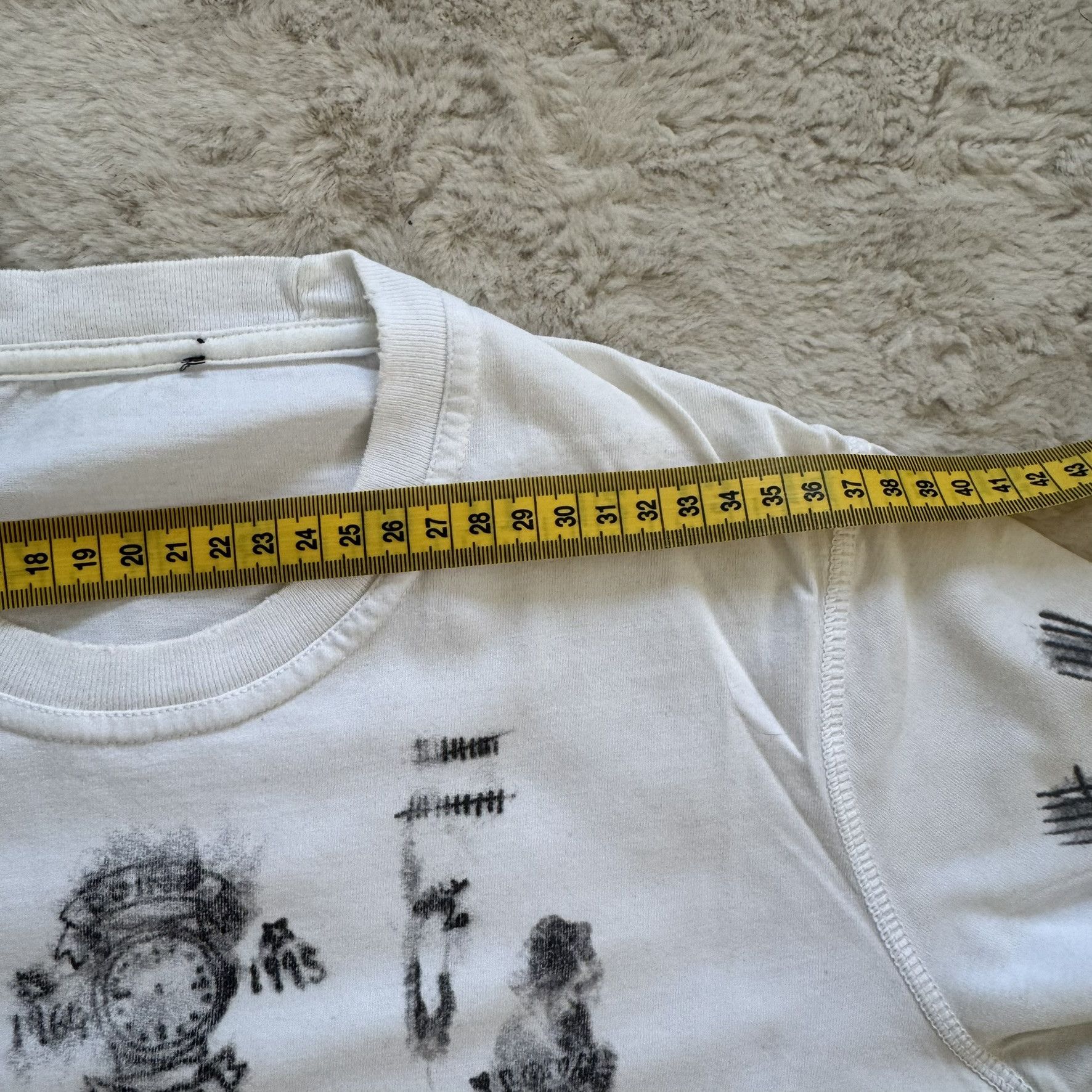 Dsquared2 Dsquared2 White Graphic Tee w/ Distressed Print – Size M Size US M / EU 48-50 / 2 - 7 Thumbnail