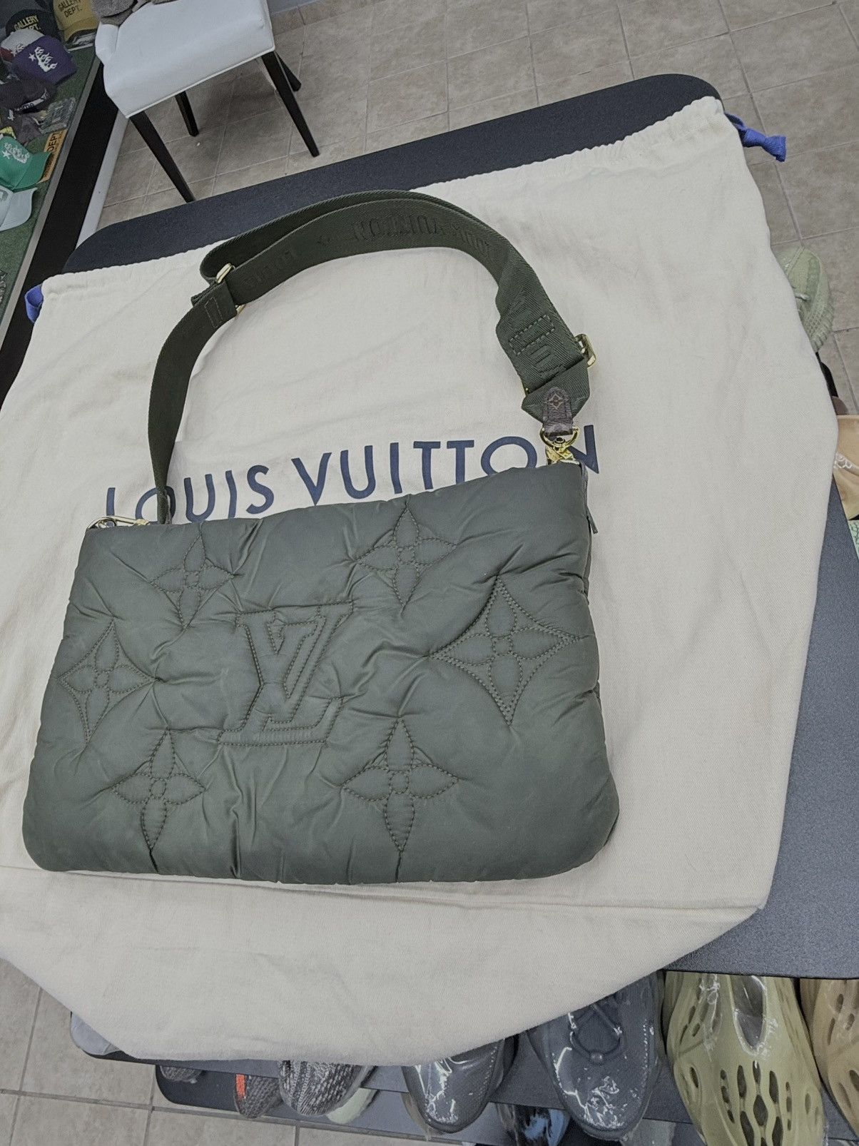 Louis Vuitton Louis Vuitton Maxi Multi Pochette green Bag Size ONE SIZE - 9 Thumbnail