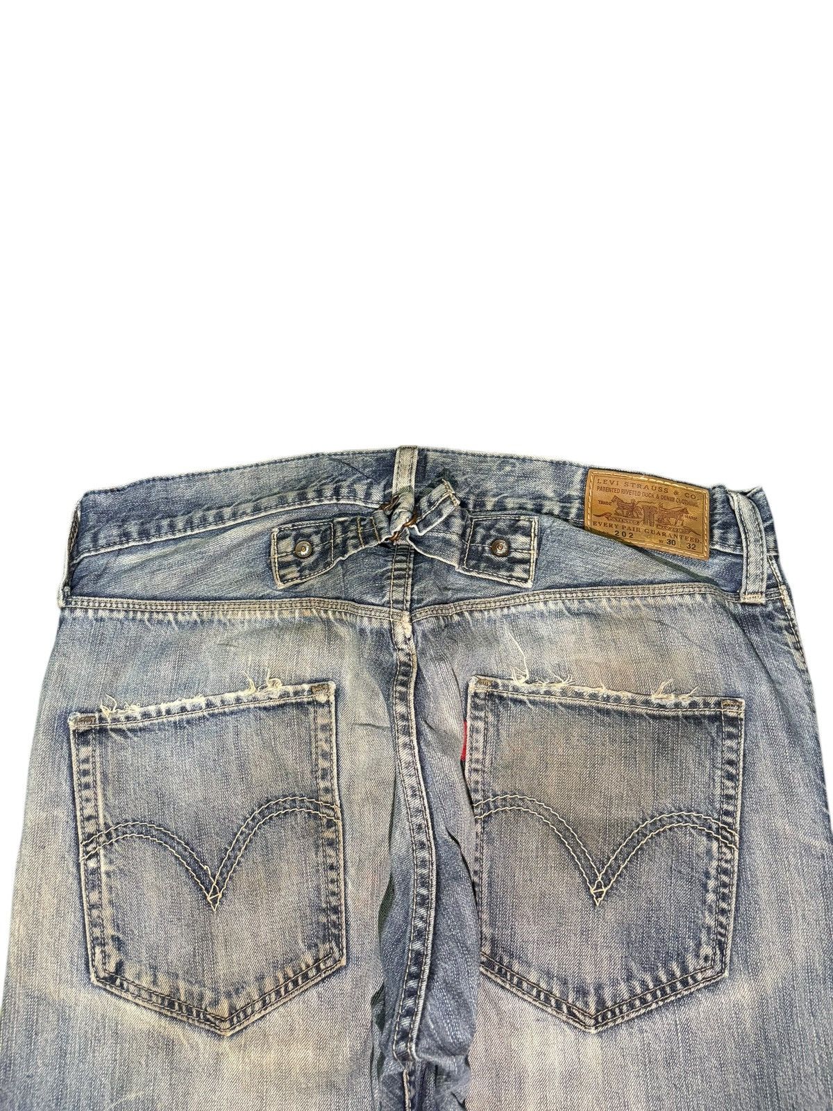 Levi's Vintage 90s Levis 202 Buckle Back Distressed Jeans Size 30" / US 8 / IT 44 - 4 Thumbnail