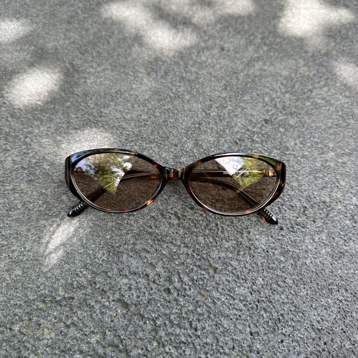 Other Y2K Unisex Sunglasses Retro Fashion Shades KDZ3960-02 Size ONE SIZE - 1 Thumbnail
