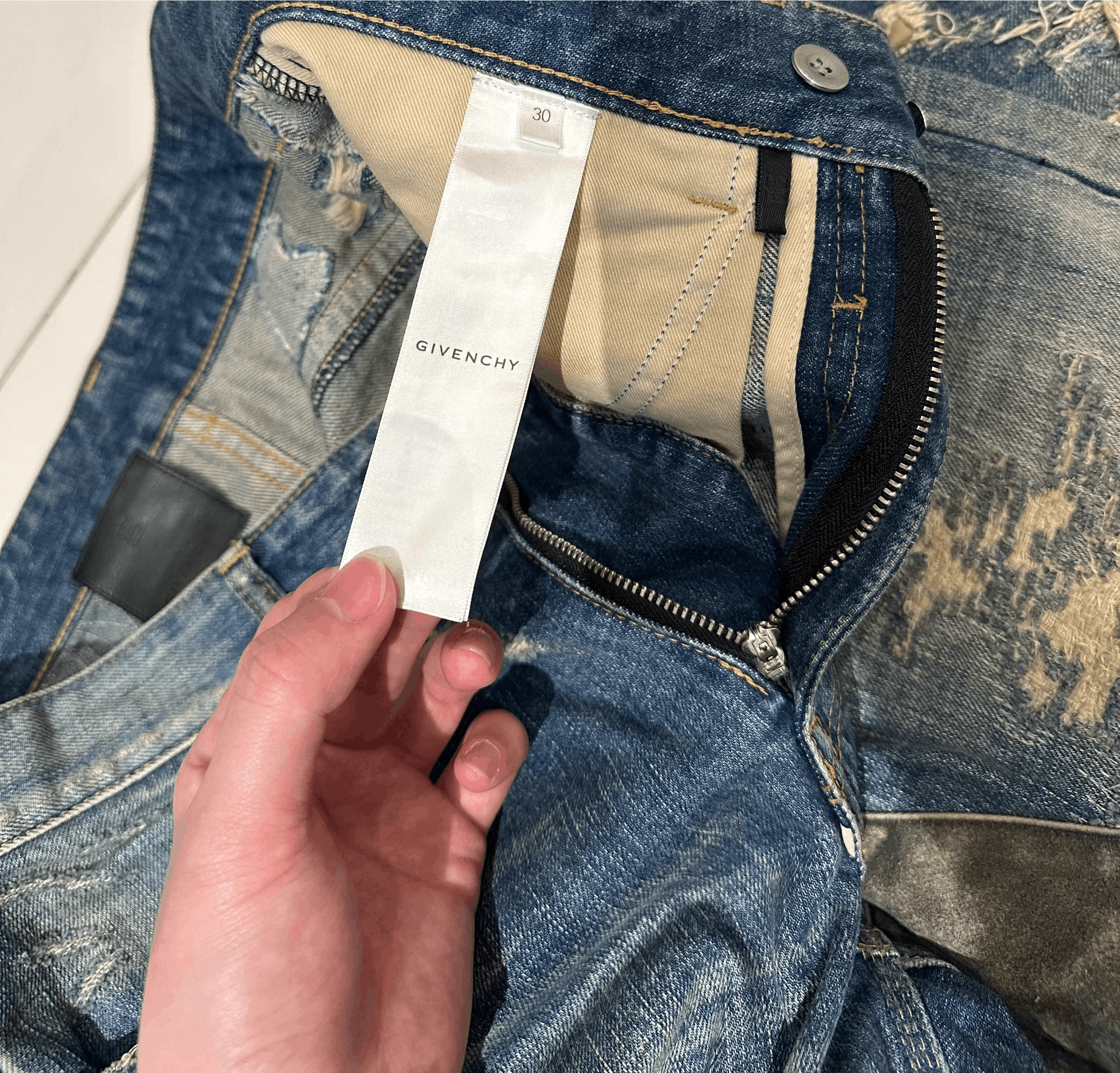 Givenchy Givenchy MMW boro OG distressed jeans 30 9.8/10 (2w) Size US 30 / EU 46 - 5 Thumbnail