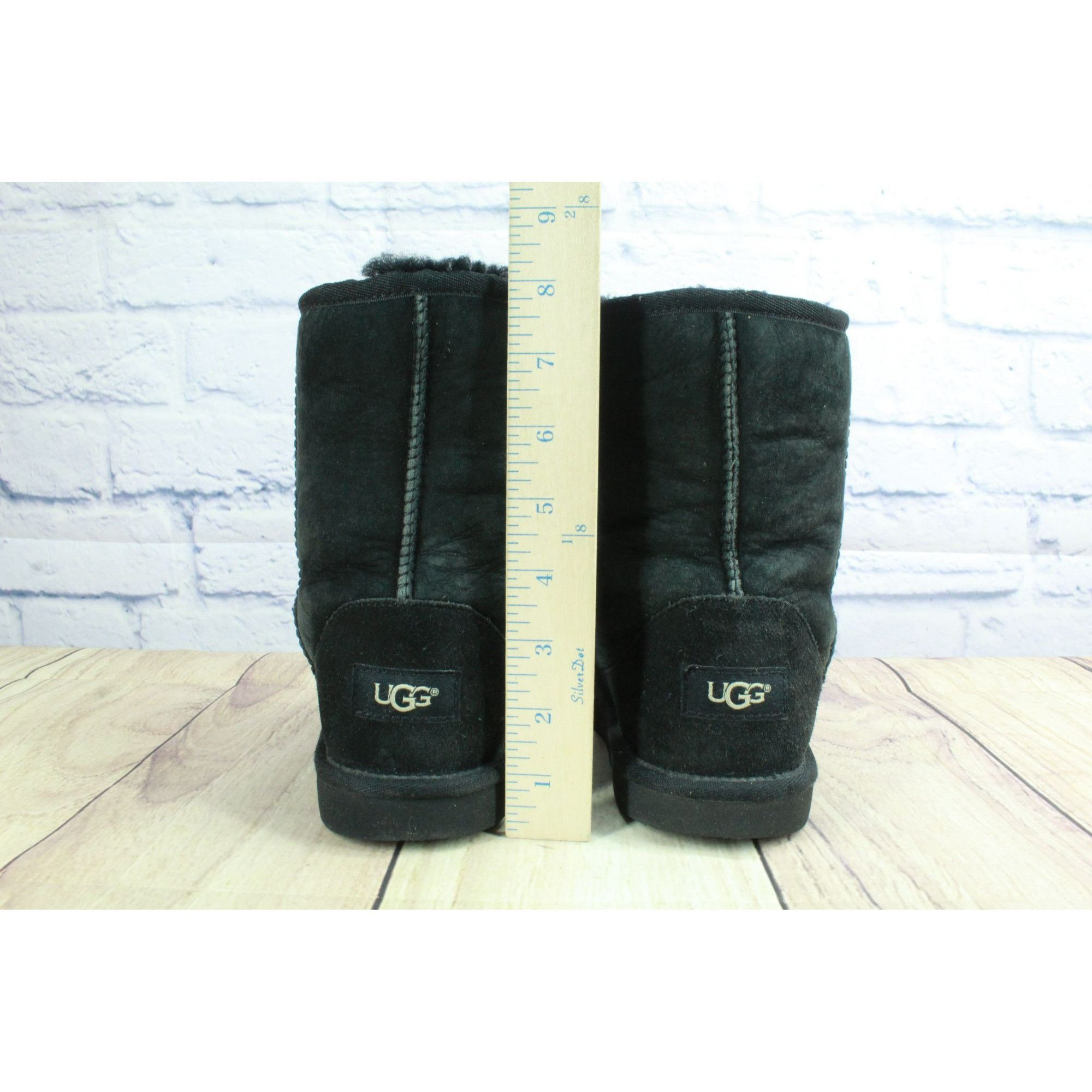 Ugg UGG Classic Short II Women's Shearling Winter Boots Size US 5 / IT 35 - 6 Thumbnail