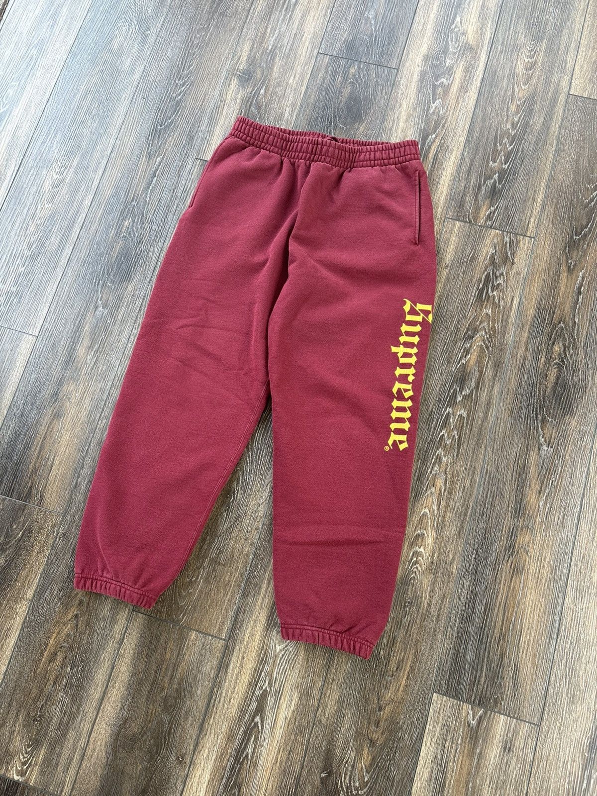 Supreme Washed Old English Sweatpants FW25 Red