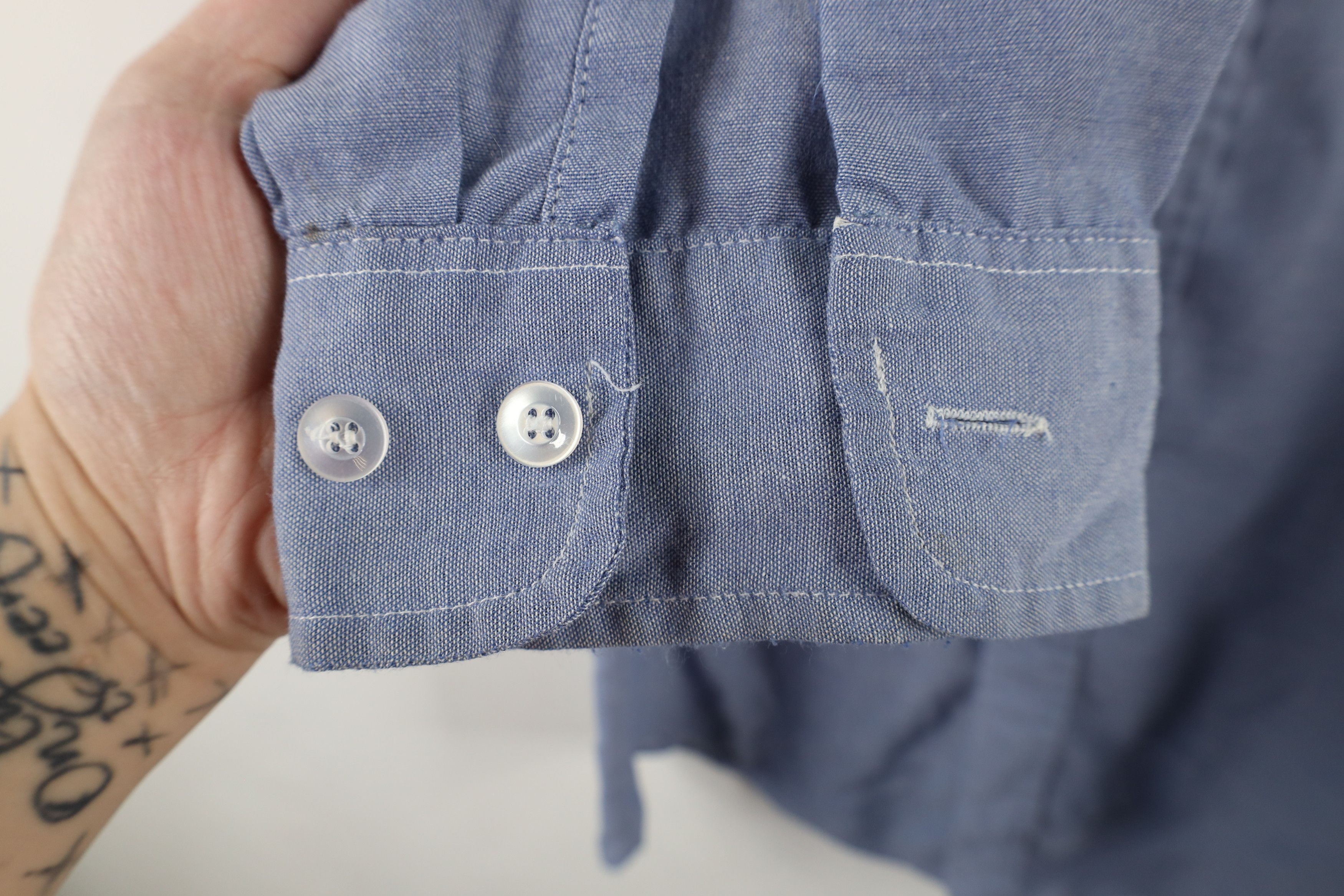 Vintage Vintage 90s Streetwear Chambray Workwear Button Shirt Blue Size US L / EU 52-54 / 3 - 9 Thumbnail