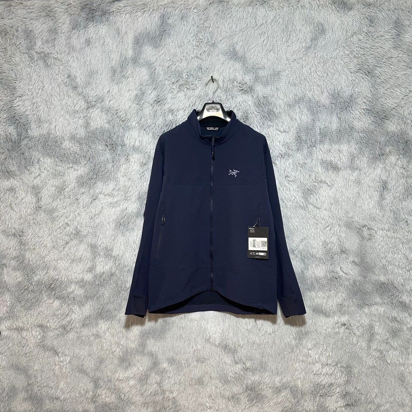 Arc'teryx Arcteryx Gamma Jacket for Men in Blue Size US XL / EU 56 / 4 - 1 Thumbnail