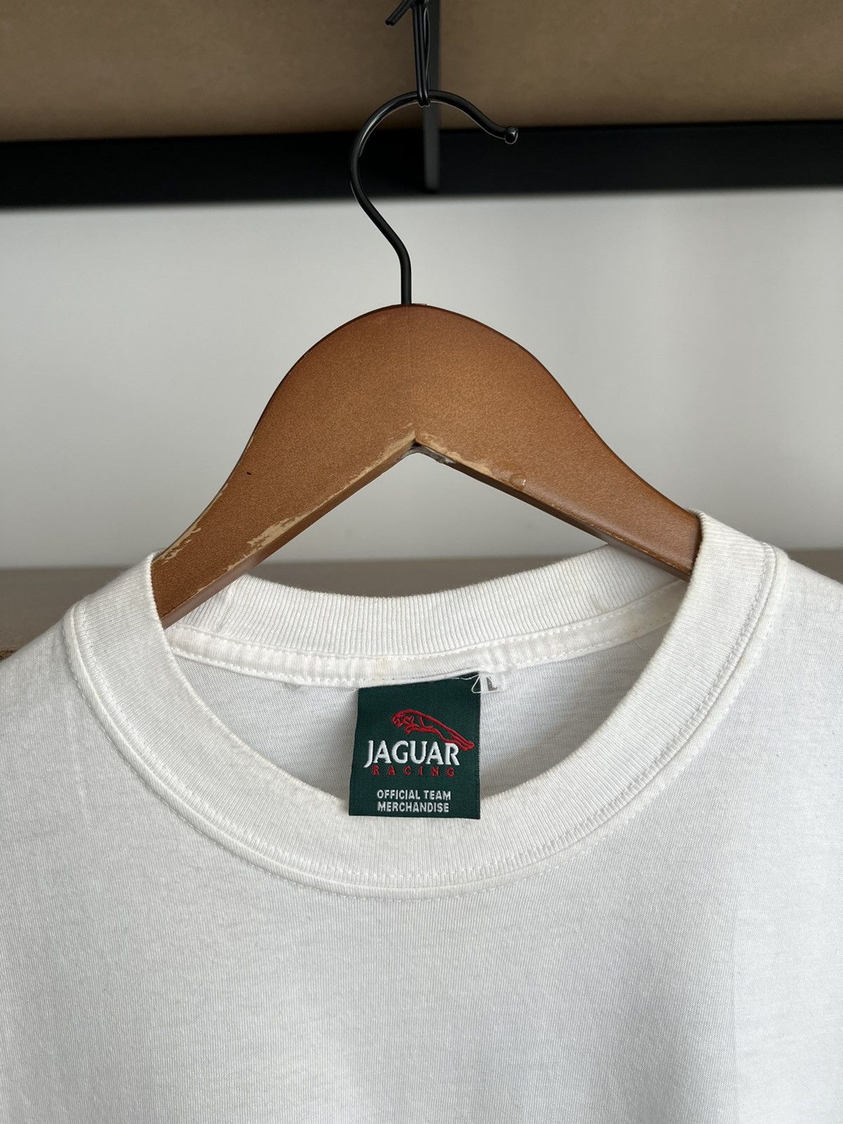 Formula 1 Vintage 2000s Jaguar Racing Formula 1 F1 Cars White T-shirt Size US L / EU 52-54 / 3 - 9 Thumbnail