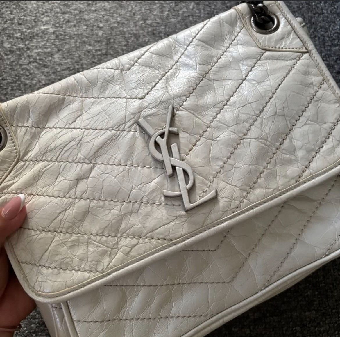 Saint Laurent Paris Saint Laurent Niki Medium Shoulder Bag Size ONE SIZE - 5 Thumbnail