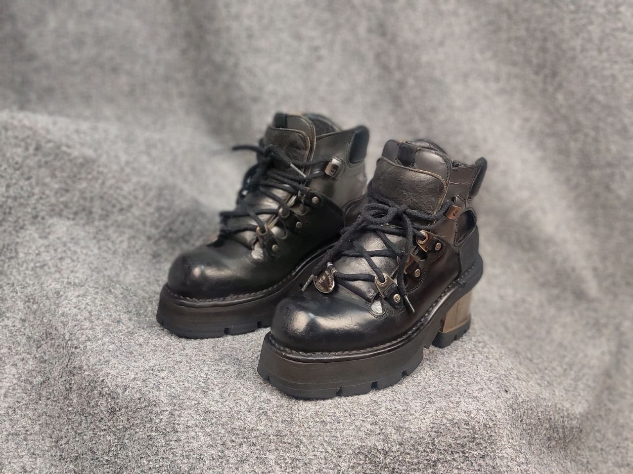 New Rock New Rock Black Leather metallic heel with hole lace Boots Size US 10 / IT 40 - 9 Thumbnail