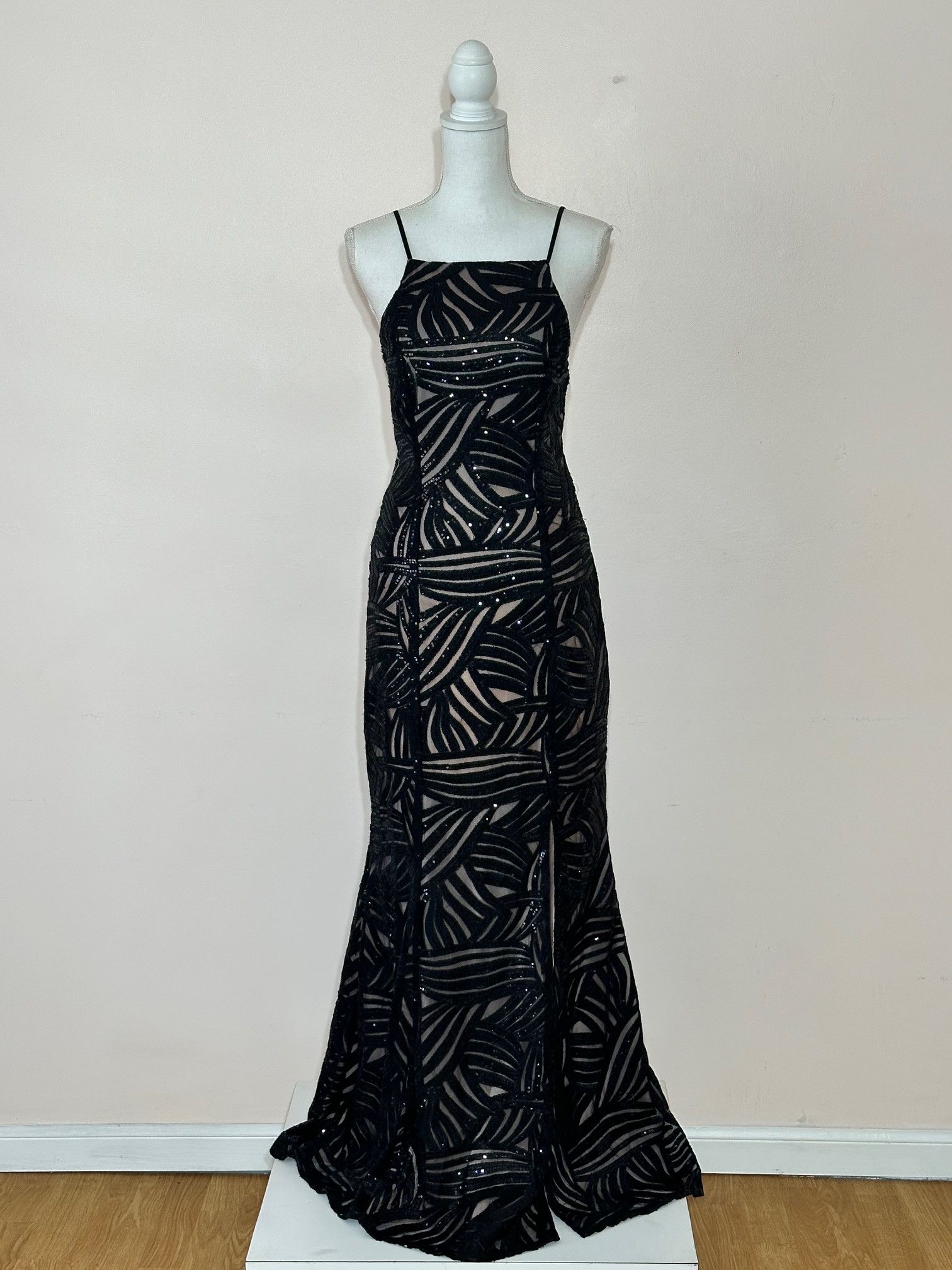 Vintage Trixxi Black Sequin Wavy Design Square Neckline Gown Size L / US 10 / IT 46 - 1 Thumbnail