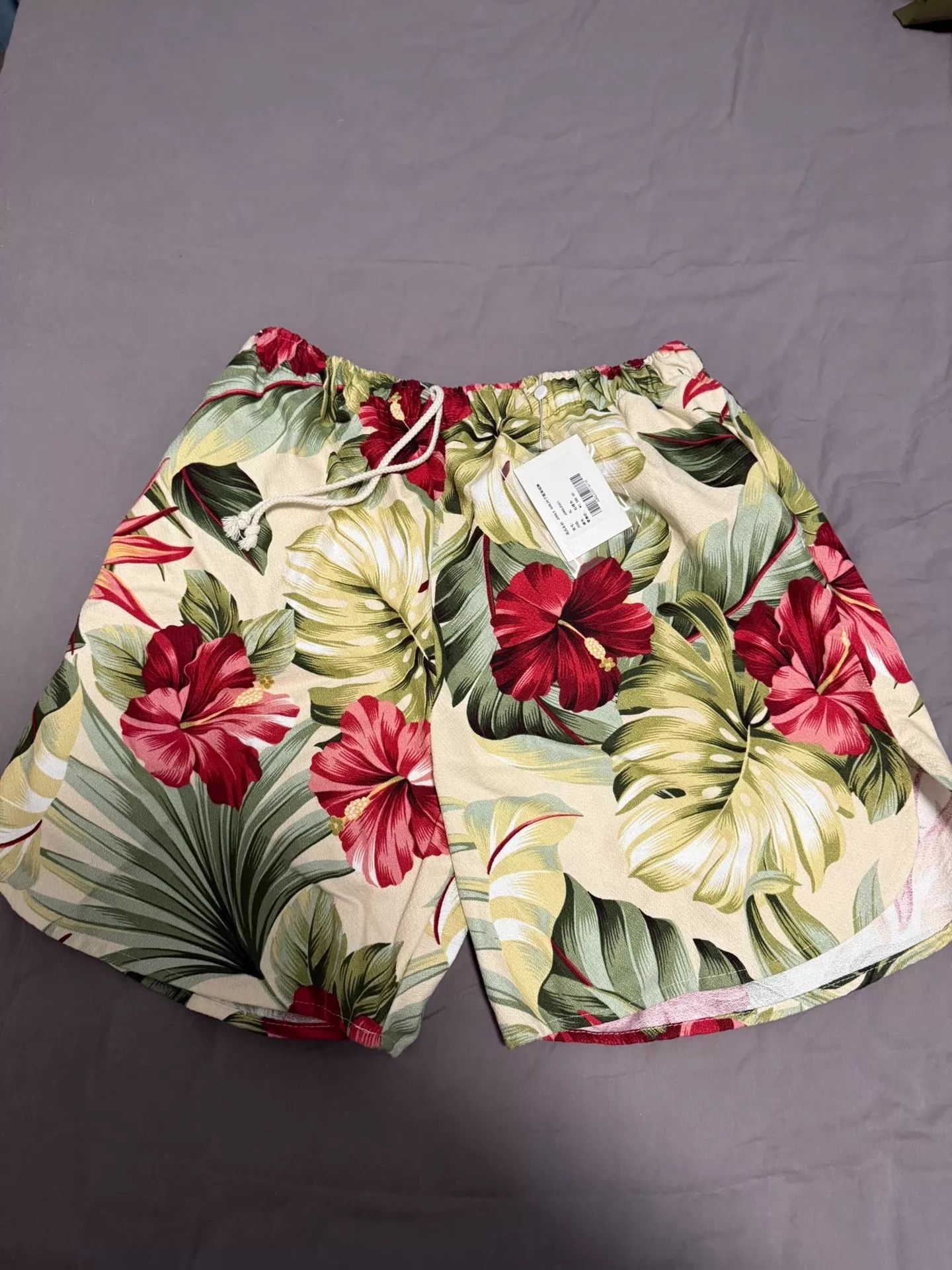 Jungle Gurl Junglegurl+ Floral Shorts (Fog) XL New with Tags Size US 36 / EU 52 - 1 Thumbnail