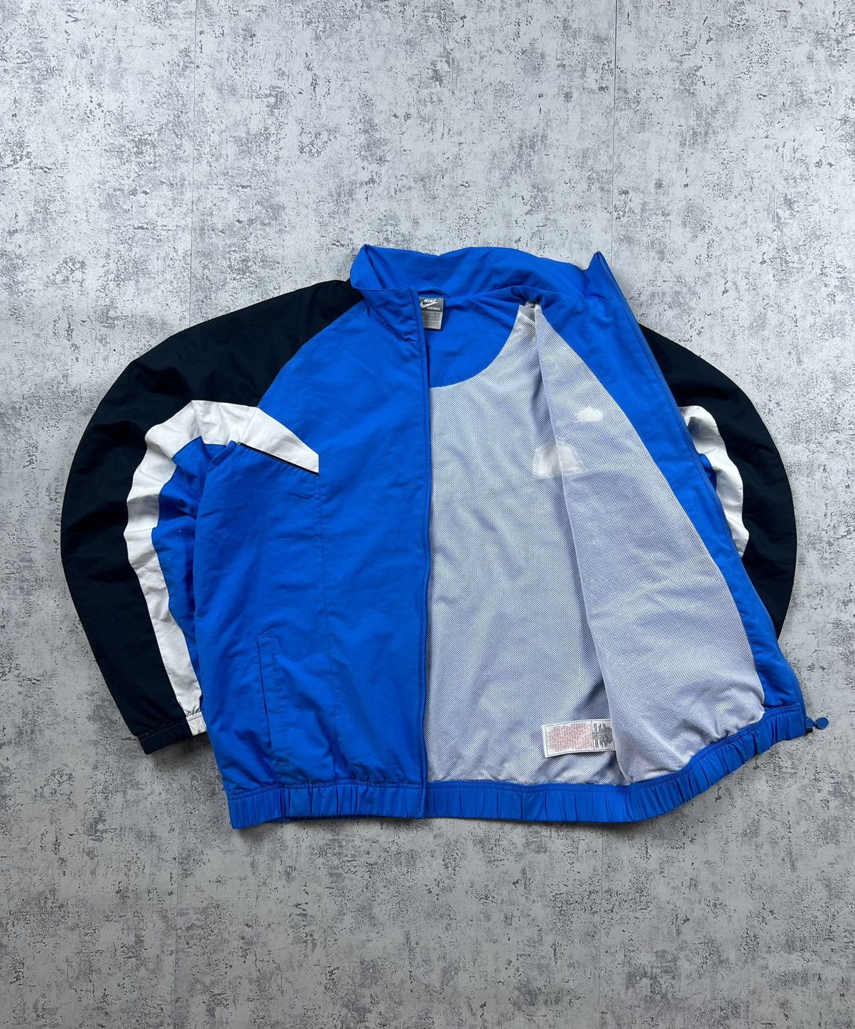 Nike 90s Nike Retro Logo Vintage Y2K Oversized Nylon Jacket Size US L / EU 52-54 / 3 - 7 Thumbnail