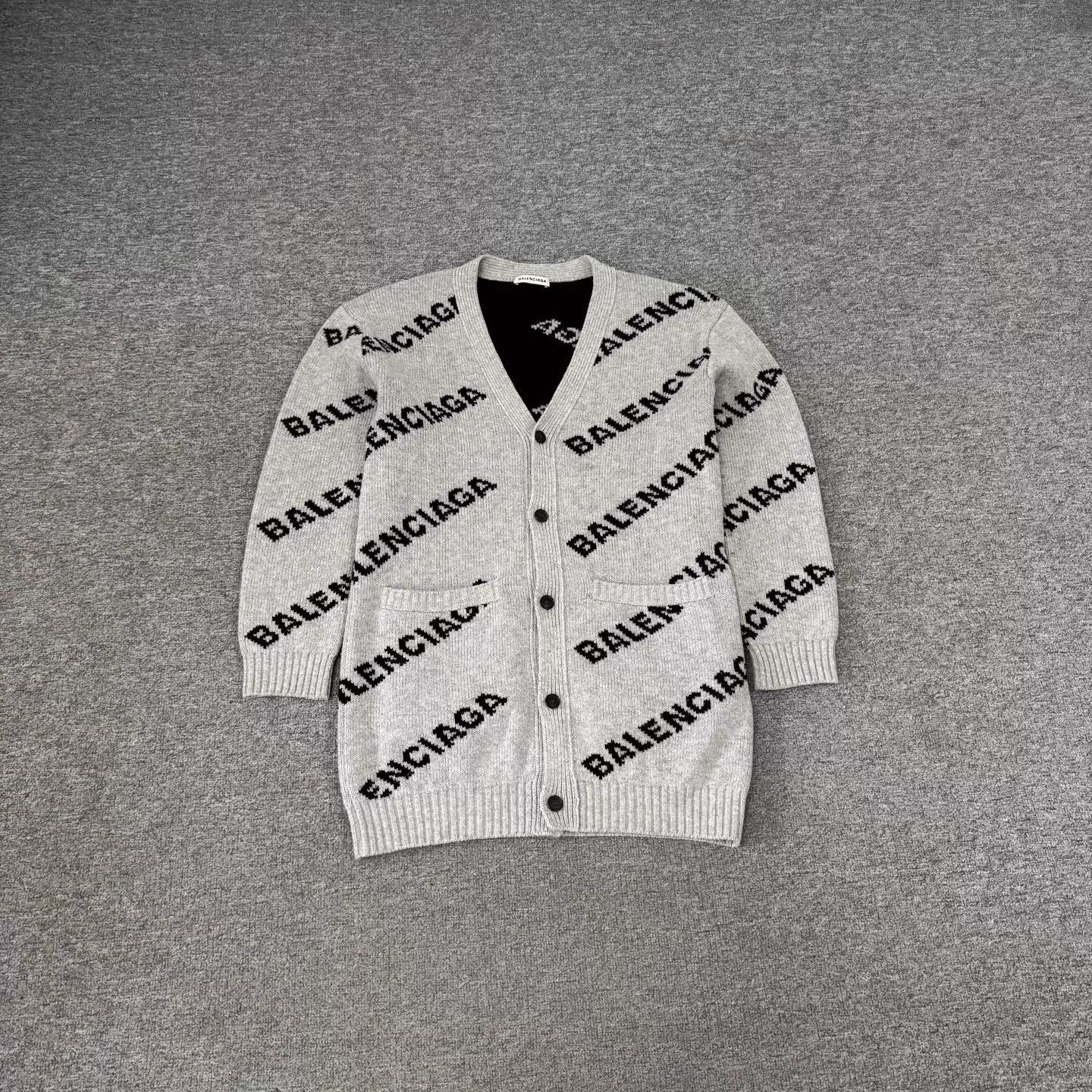 Balenciaga Balenciaga Grey V-neck Logo Print Knit Cardigan S Size US S / EU 44-46 / 1 - 1 Thumbnail