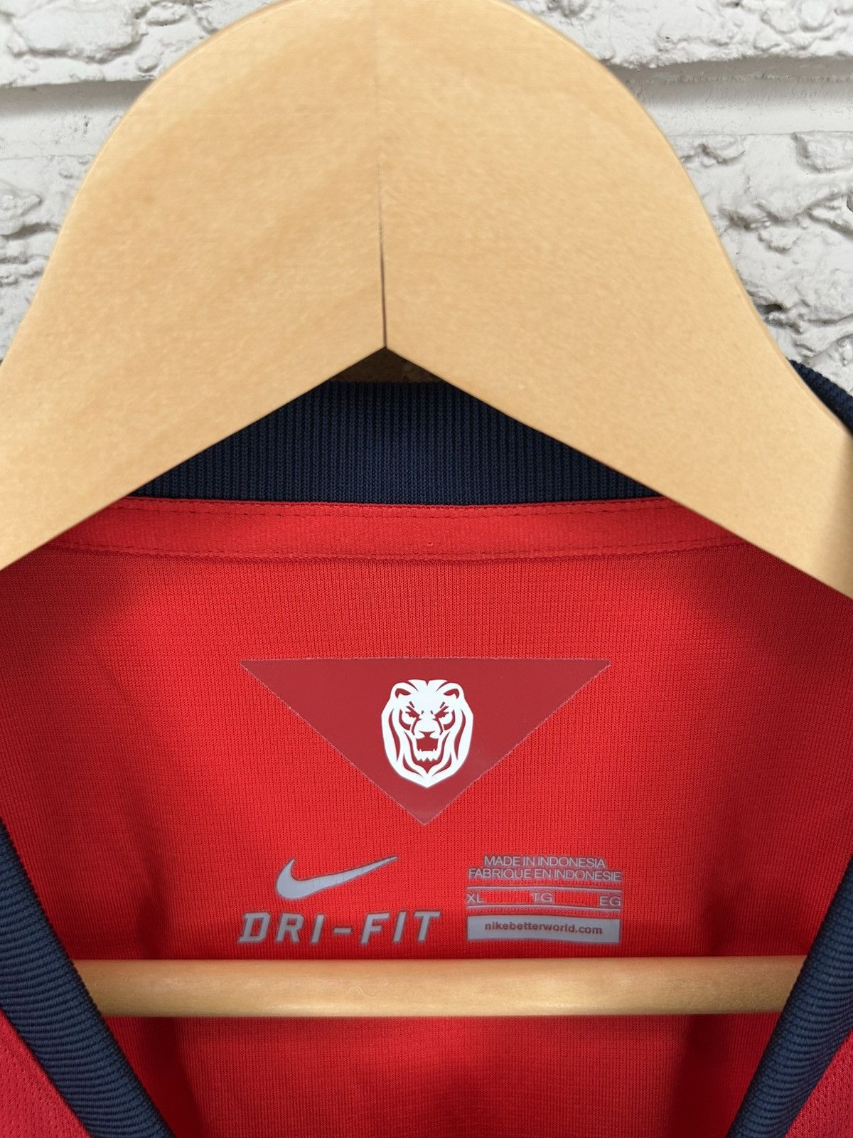 Nike Nike Singapore National Team 2014 Home Jersey Size US XL / EU 56 / 4 - 11 Thumbnail