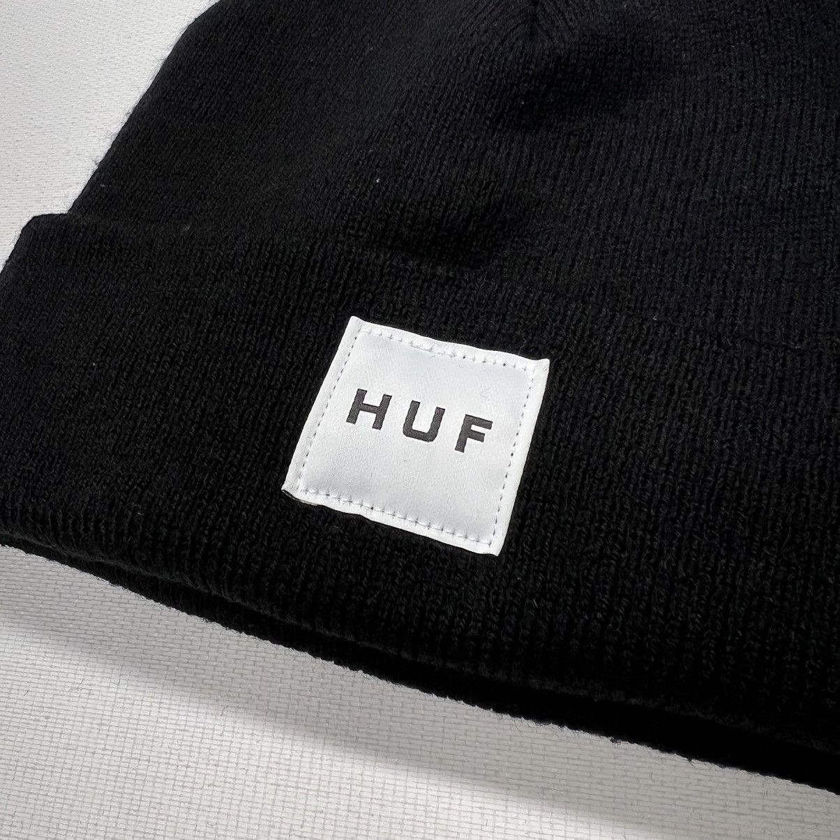 Huf HUF Beanie Hat Black Logo Patch Skate Board Box Cuffed Cap Size ONE SIZE - 2 Thumbnail