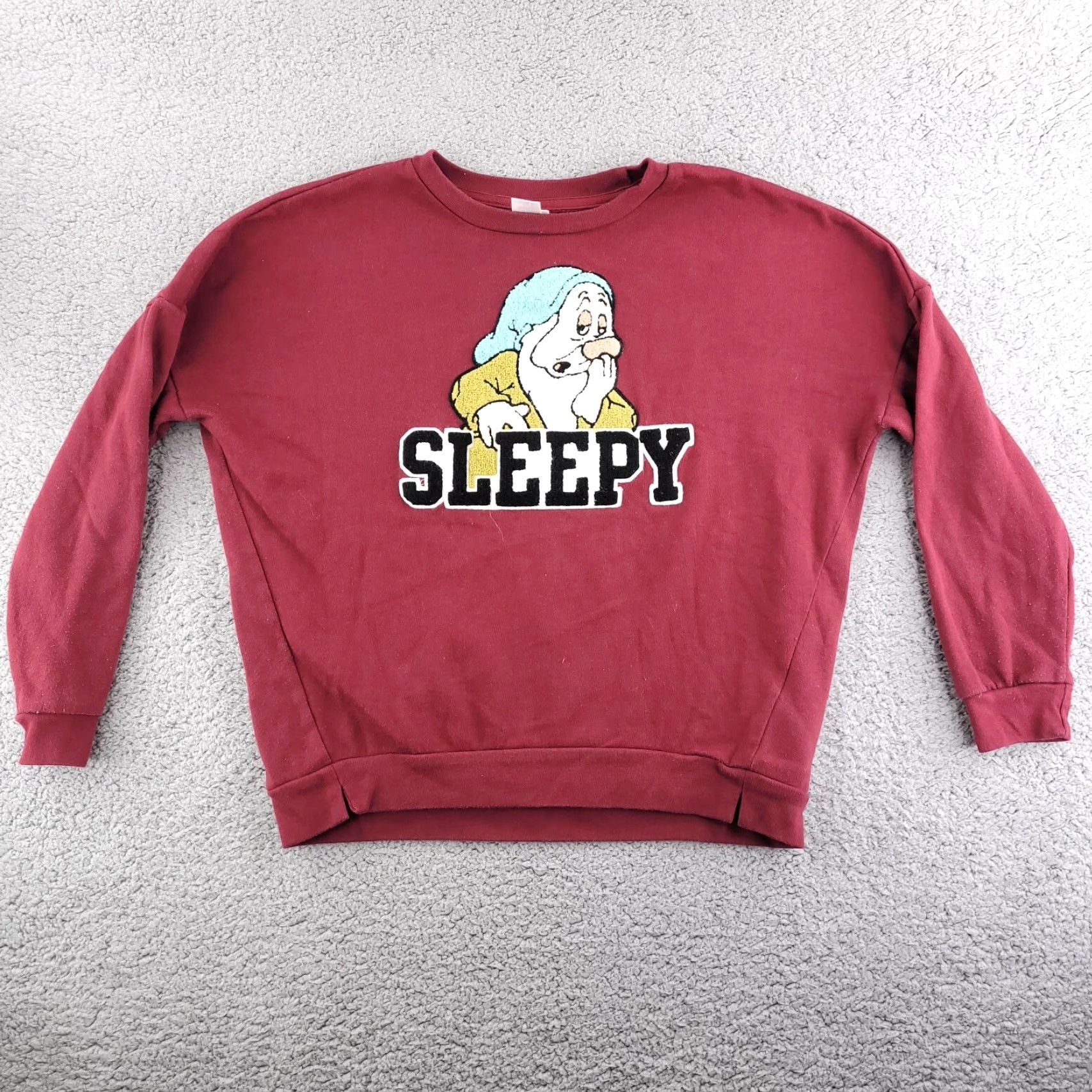 Disney Disney Sweatshirt Snow White Sleepy Dwarves Crewneck Women's Medium Red Size M / US 6-8 / IT 42-44 - 2 Thumbnail