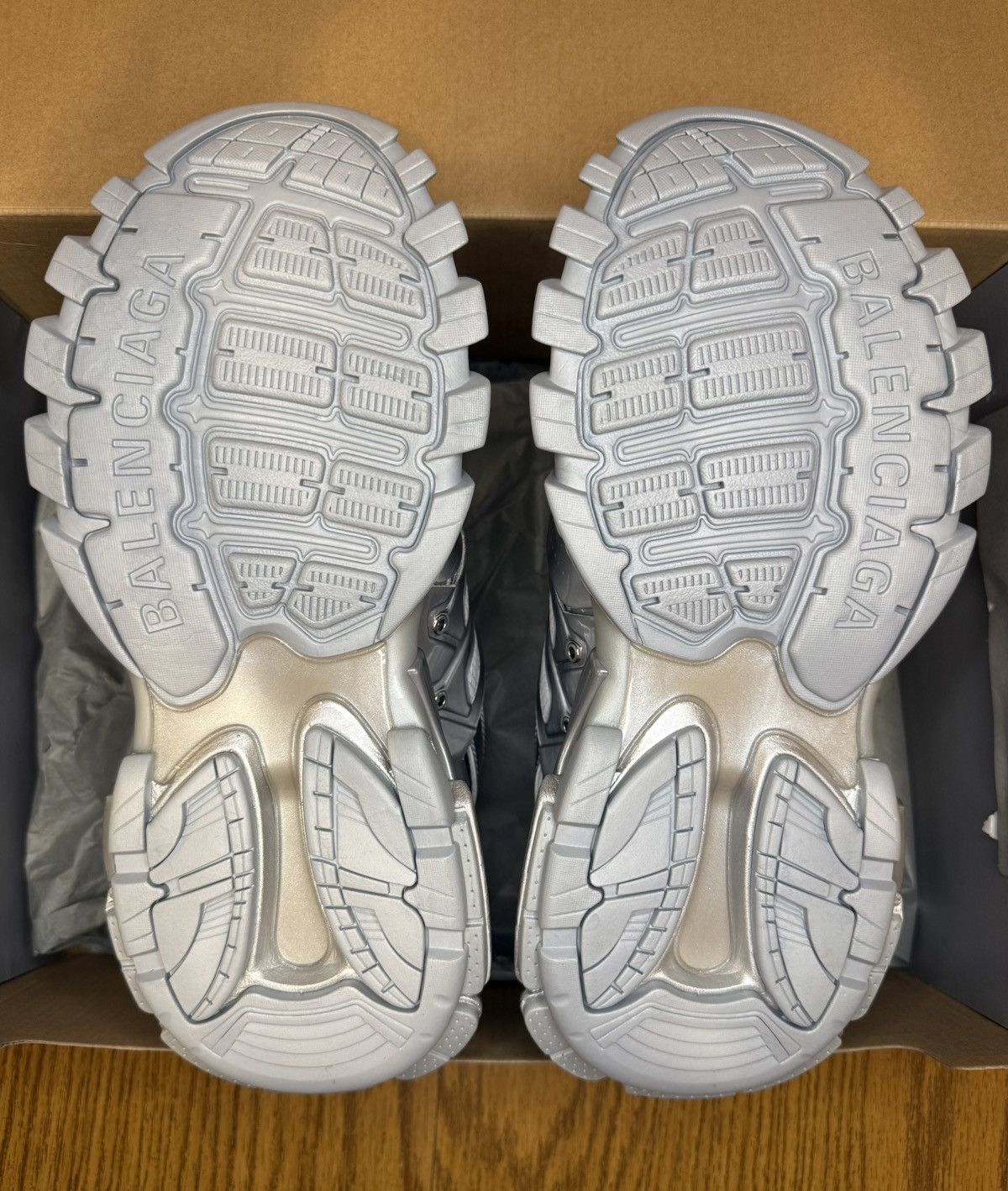 Balenciaga Balenciaga Track Sneaker (Metallic) Size US 9 / EU 42 - 6 Thumbnail