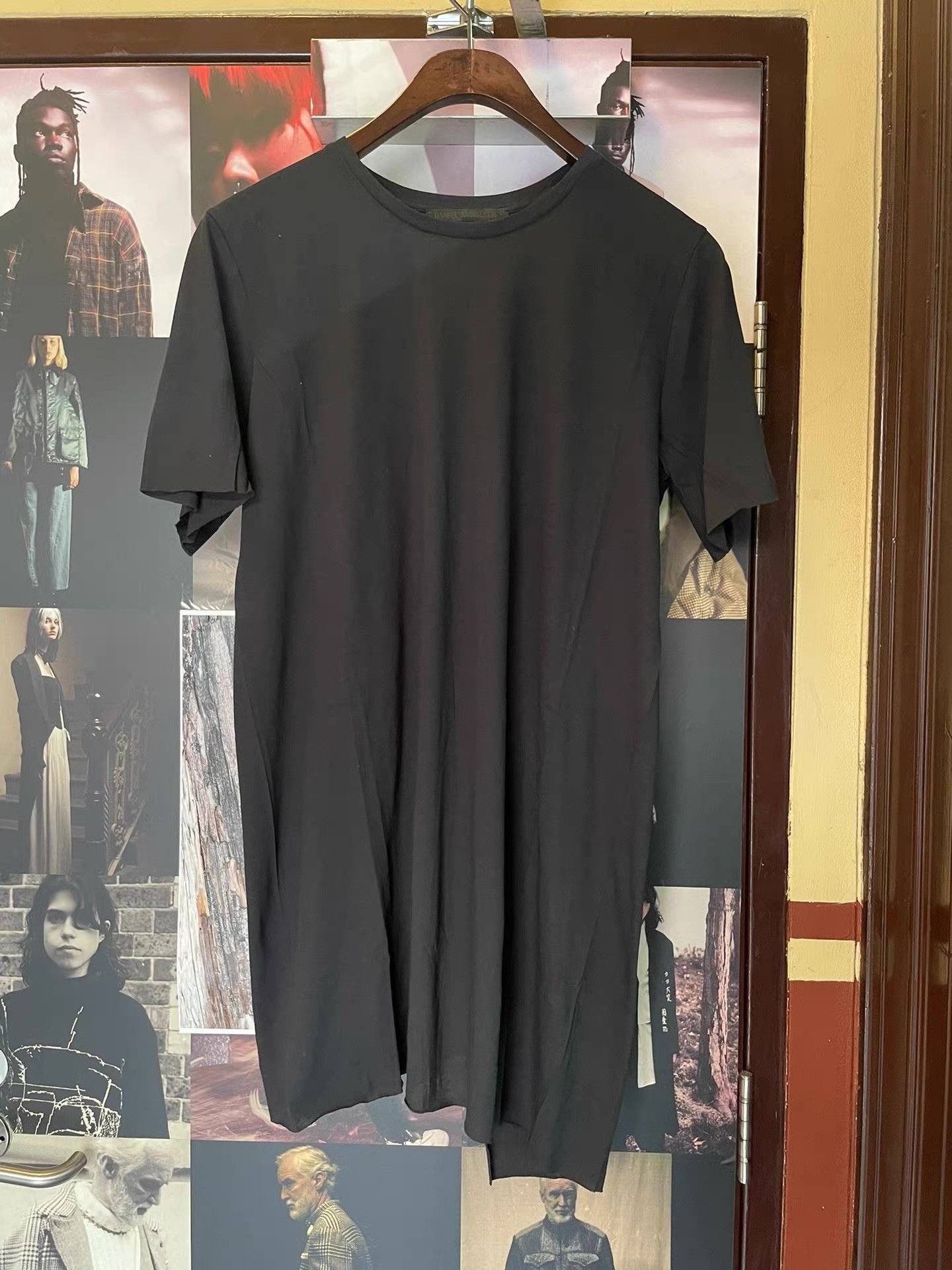 Daniel Andresen Daniel Andresen17SS Asymmetric Cut Short Sleeve T-shirt Ｑ25 Size US M / EU 48-50 / 2 - 1 Thumbnail