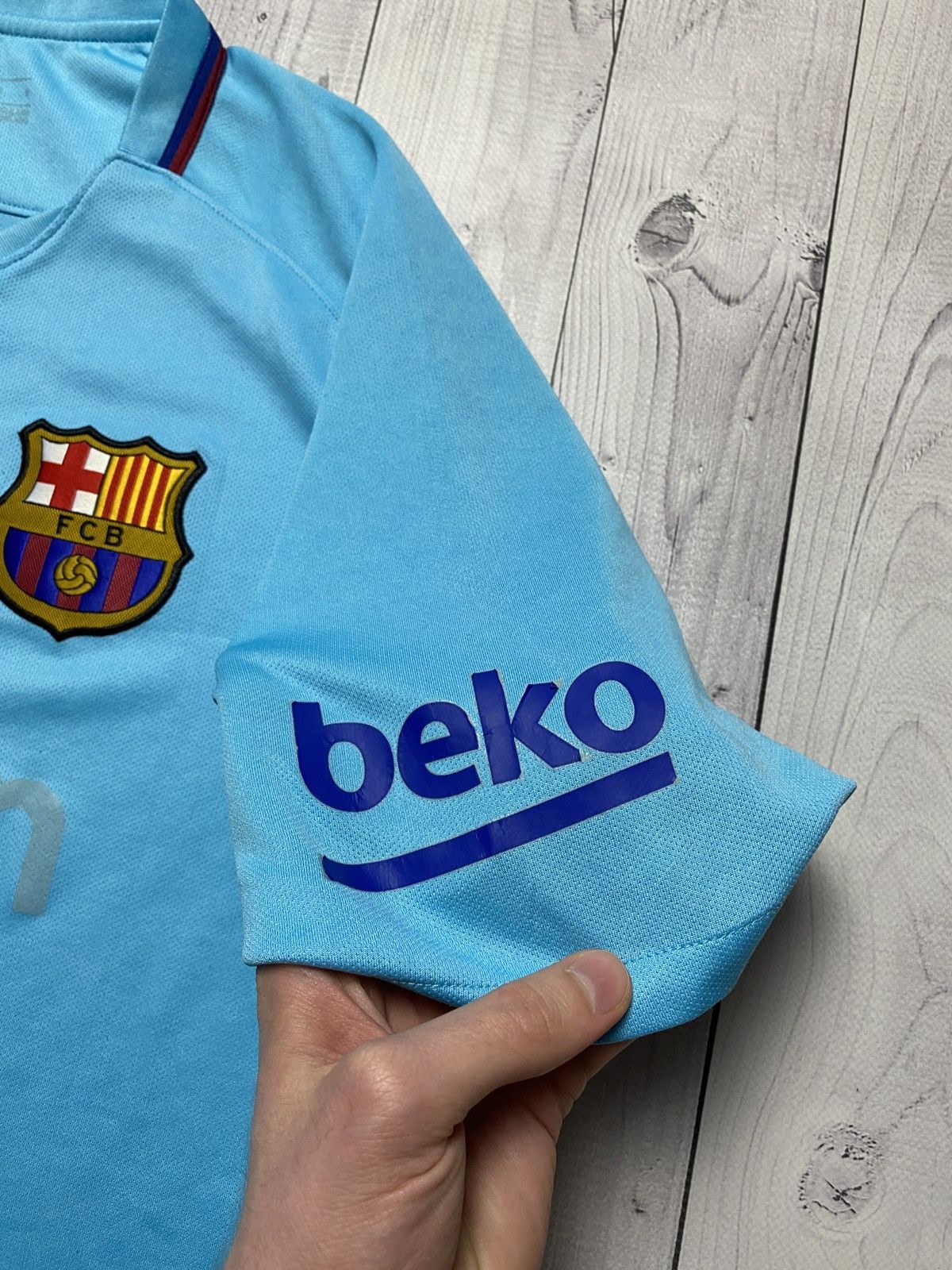 Nike Nike Barcelona jersey light blue central logo vintage shirt Size US XL / EU 56 / 4 - 4 Thumbnail