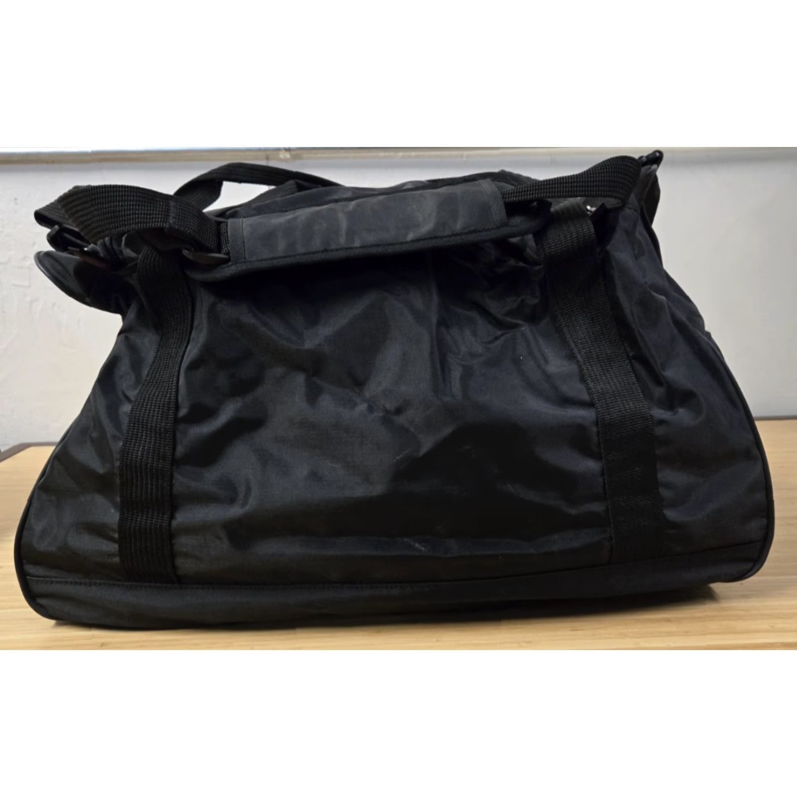 Nike VINTAGE Nike Gym Duffle Bag Black Medium Man Duffle Zip Nylon Embroidered Swoosh 90s Size ONE SIZE - 3 Thumbnail