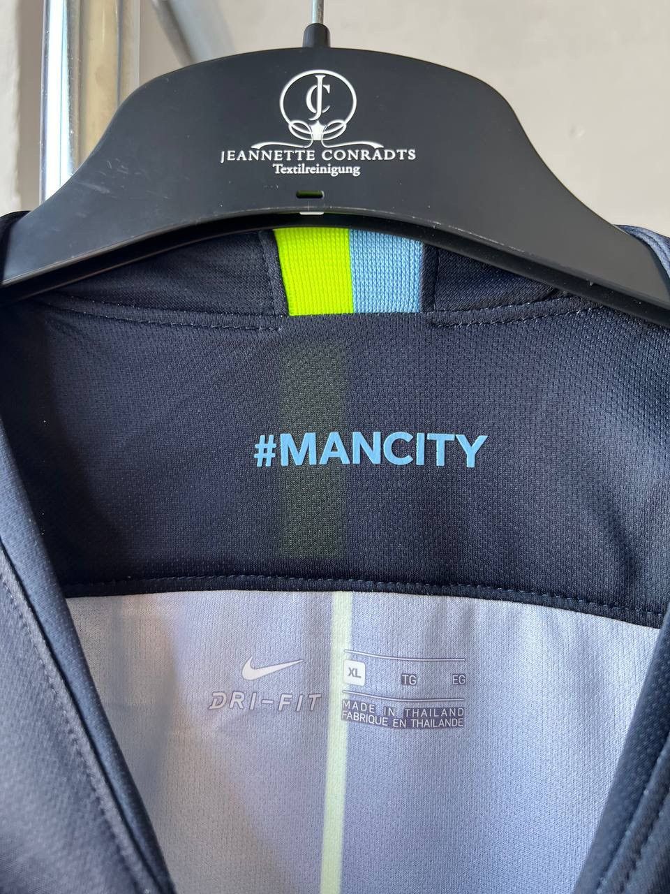 Nike 2018/19 MANCHESTER CITY AWAY SOCCER JERSEY FOOTBALL SHIRT XL Size US XL / EU 56 / 4 - 7 Thumbnail
