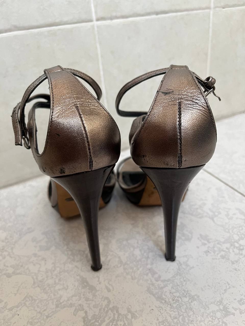 Burberry Vintage Burberry metallic heels Size US 8 / IT 38 - 5 Thumbnail
