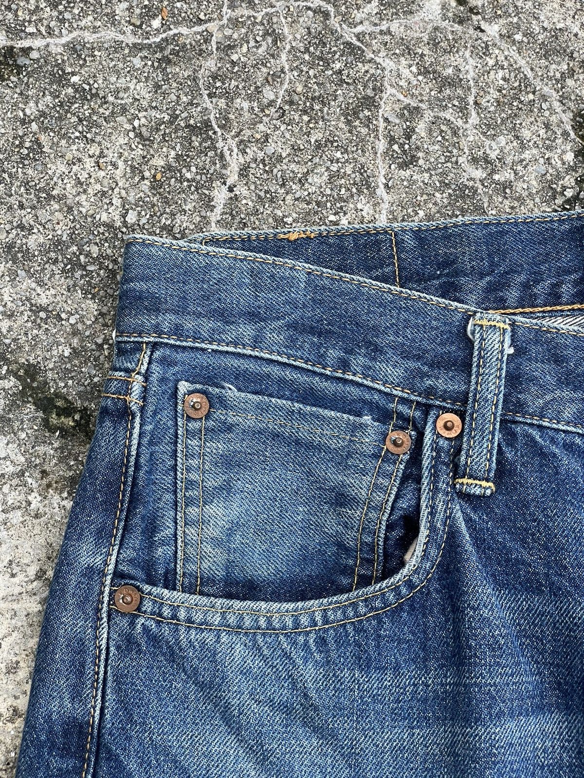 Edwin Vintage Rare Button Edwin 505 Selvedge (J23-11) Size US 28 / EU 44 - 4 Thumbnail