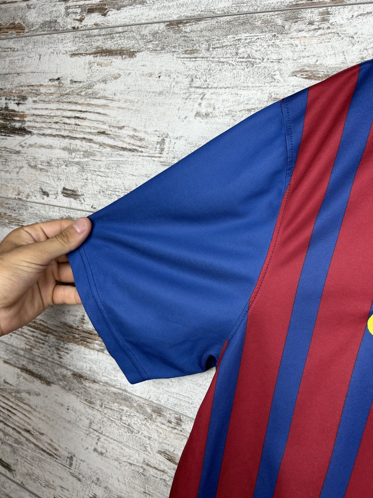 Vintage Mens Vintage Nike FC Barcelona Messi 10 Jersey T-shirt tee Size US XL / EU 56 / 4 - 9 Thumbnail