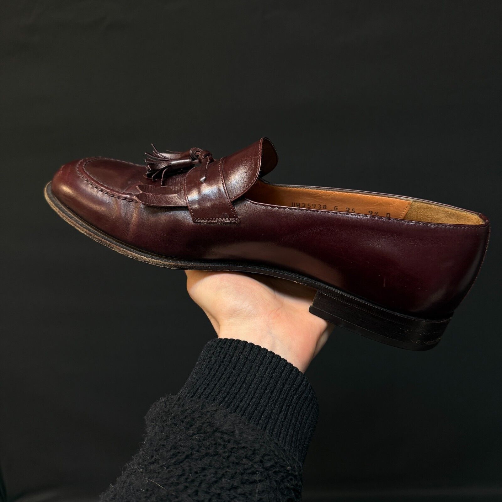 Salvatore Ferragamo Men's Salvatore Ferragamo burgundy Tasseled Loafers Size 9.5 Size US 9.5 / EU 42-43 - 13 Thumbnail