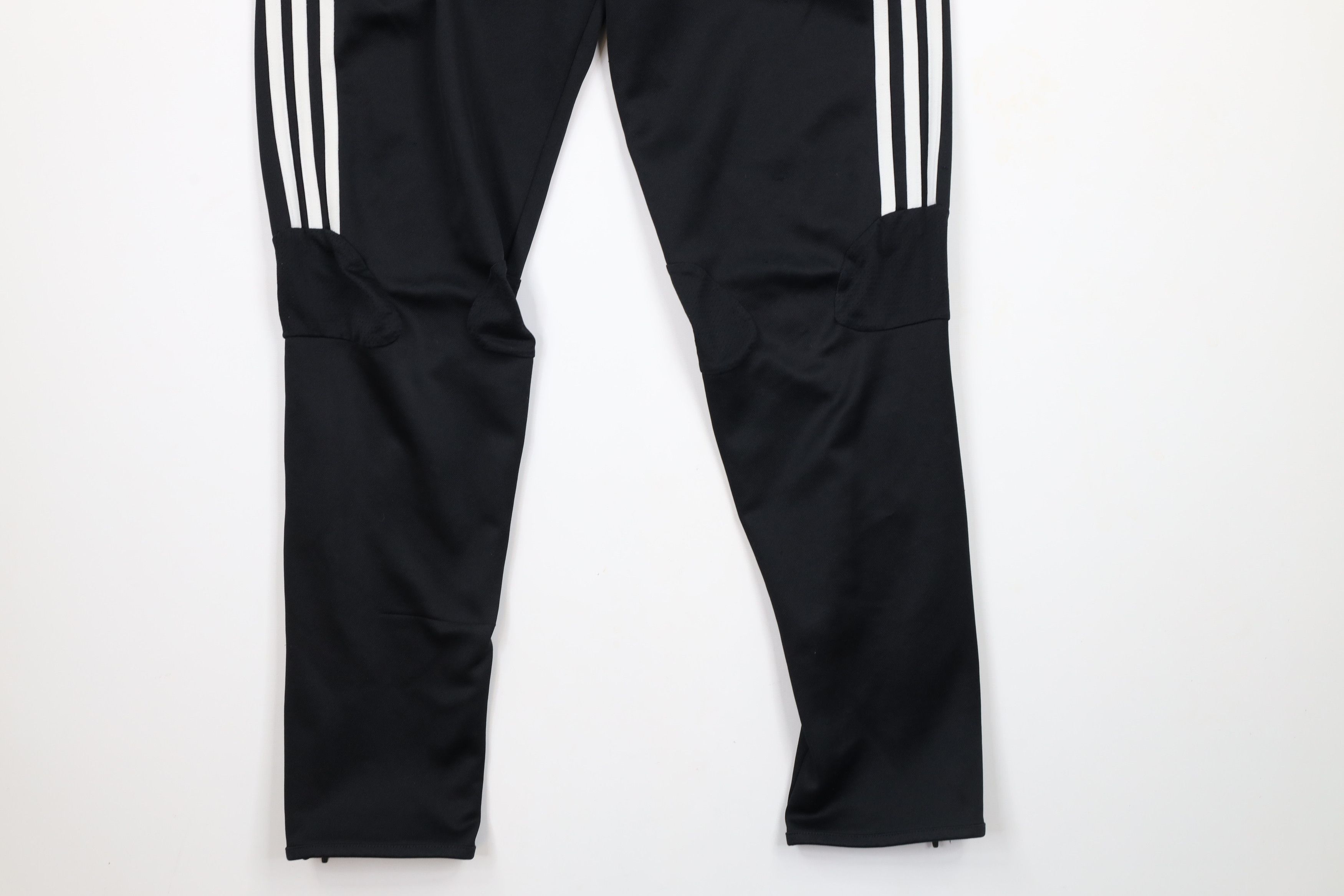 Adidas × Vintage Vintage Adidas Out Striped Tapered Leg Soccer Warm Up Pants Size US 32 / EU 48 - 4 Thumbnail