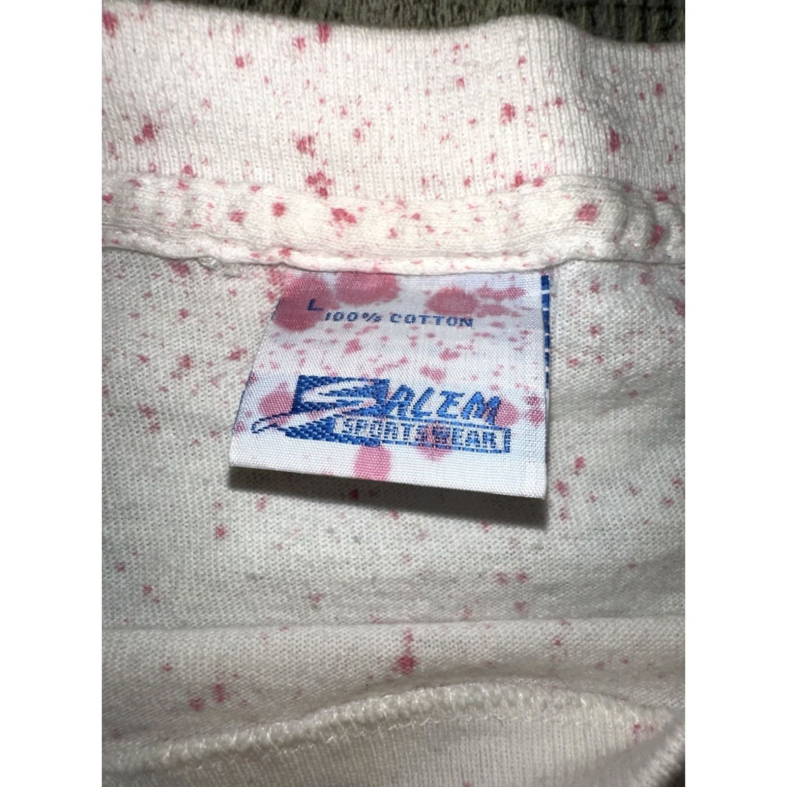 Vintage VINTAGE Chicago Bulls Salem Sportswear 1991 White Red Paint Splatter T-Shirt Men L White Bulls Shirt Mens Size US L / EU 52-54 / 3 - 6 Thumbnail