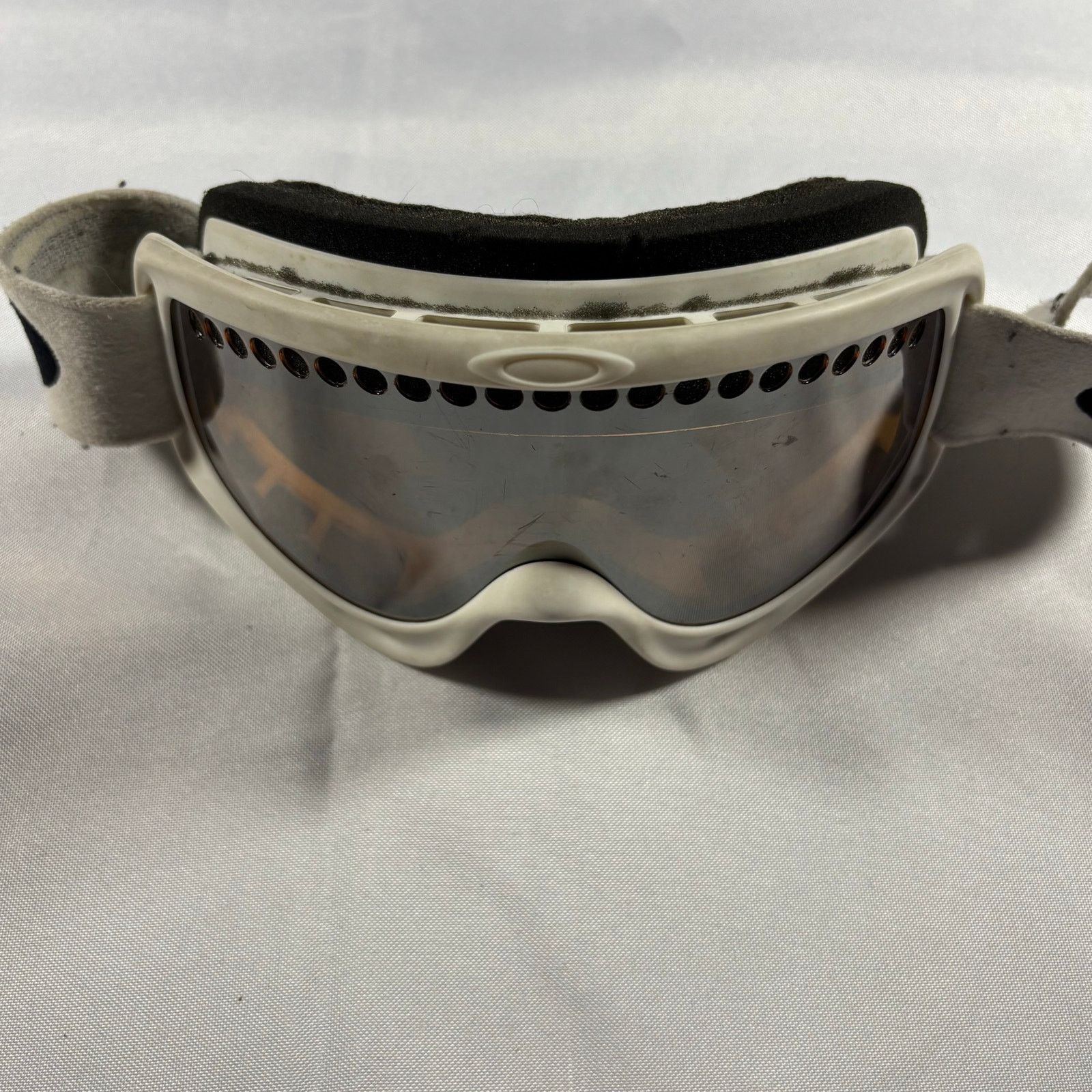 Oakley Vintage Oakley O-Frame Ski Goggles White Strap Silver Read Size ONE SIZE - 2 Thumbnail