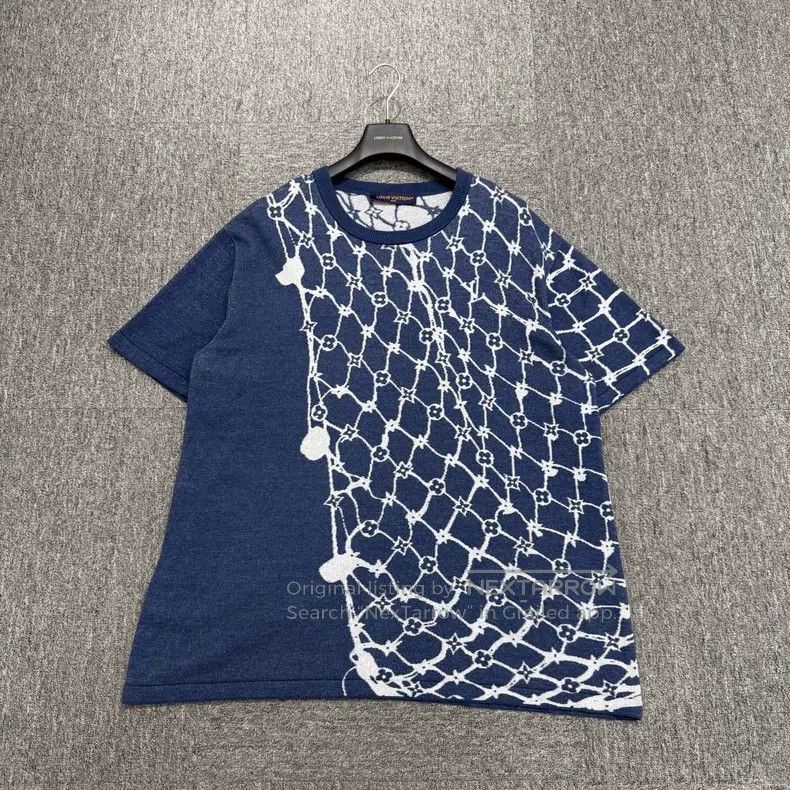 Louis Vuitton Louis Vuitton size 4l Fishnet print short sleeves Size US M / EU 48-50 / 2 - 1 Thumbnail