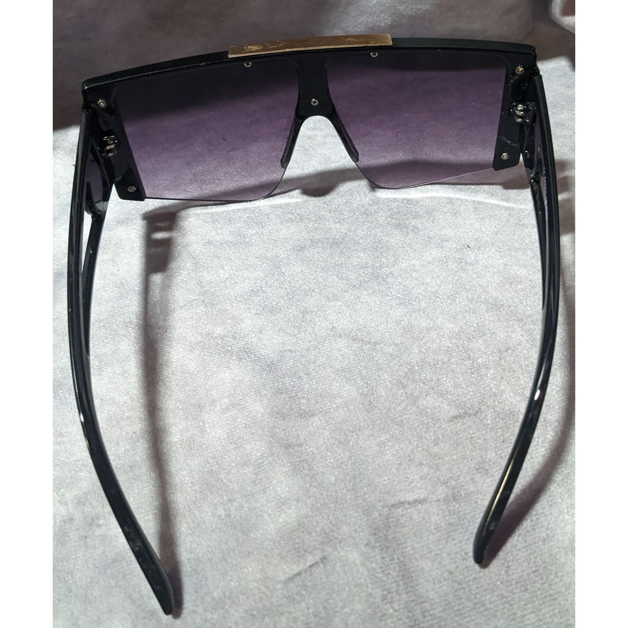 Other Black And Gold Chunky Futuristic Shield Lens Sunglasses Size ONE SIZE - 3 Thumbnail