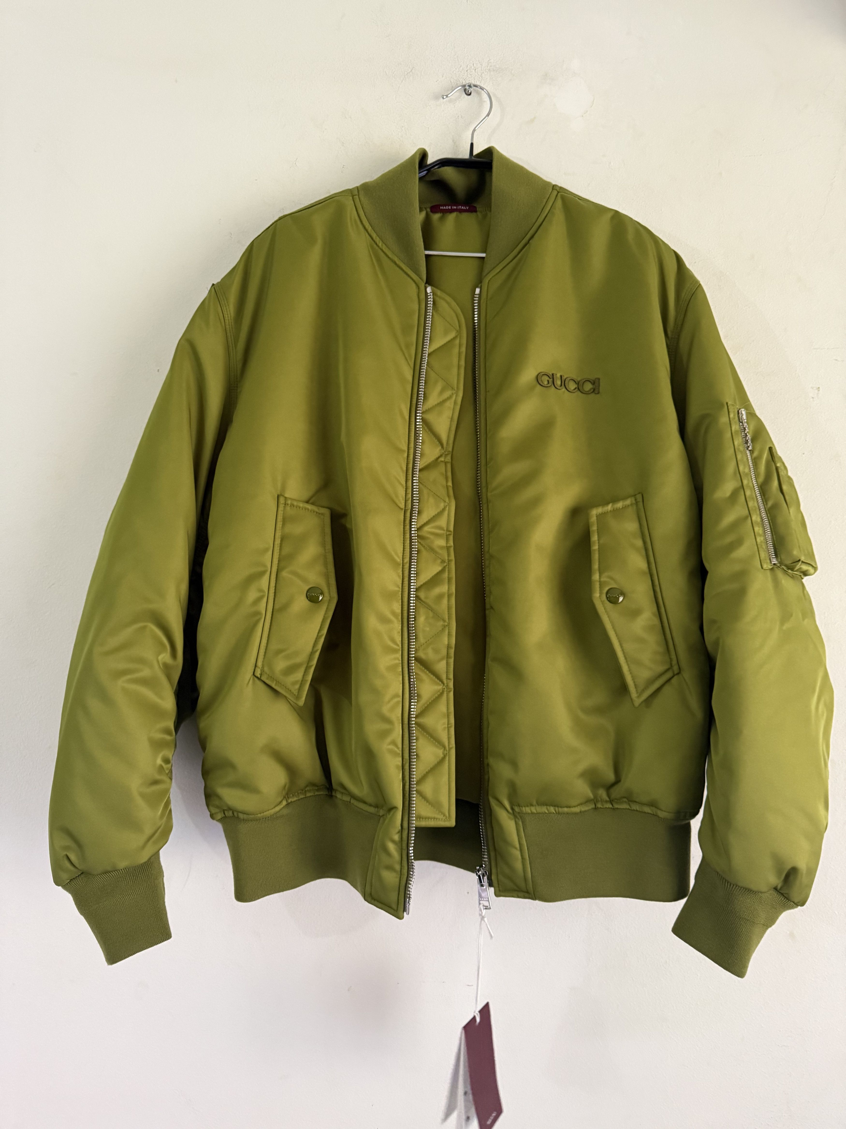 Gucci Runway FW '24 Logo-Appliquéd Padded Satin Bomber Jacket Size US M / EU 48-50 / 2 - 6 Thumbnail